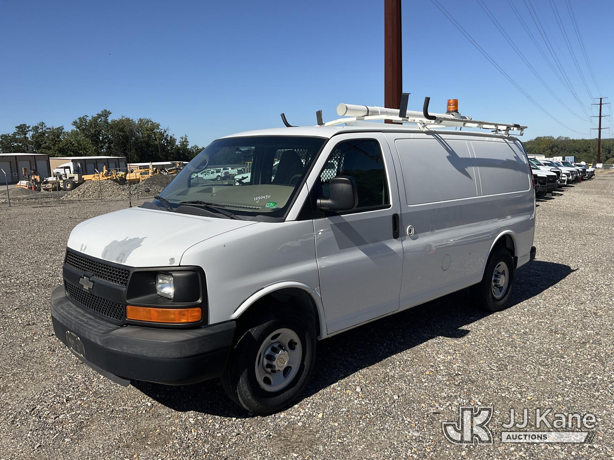 2012 Chevrolet Express G2500 Cargo Van (1650430)