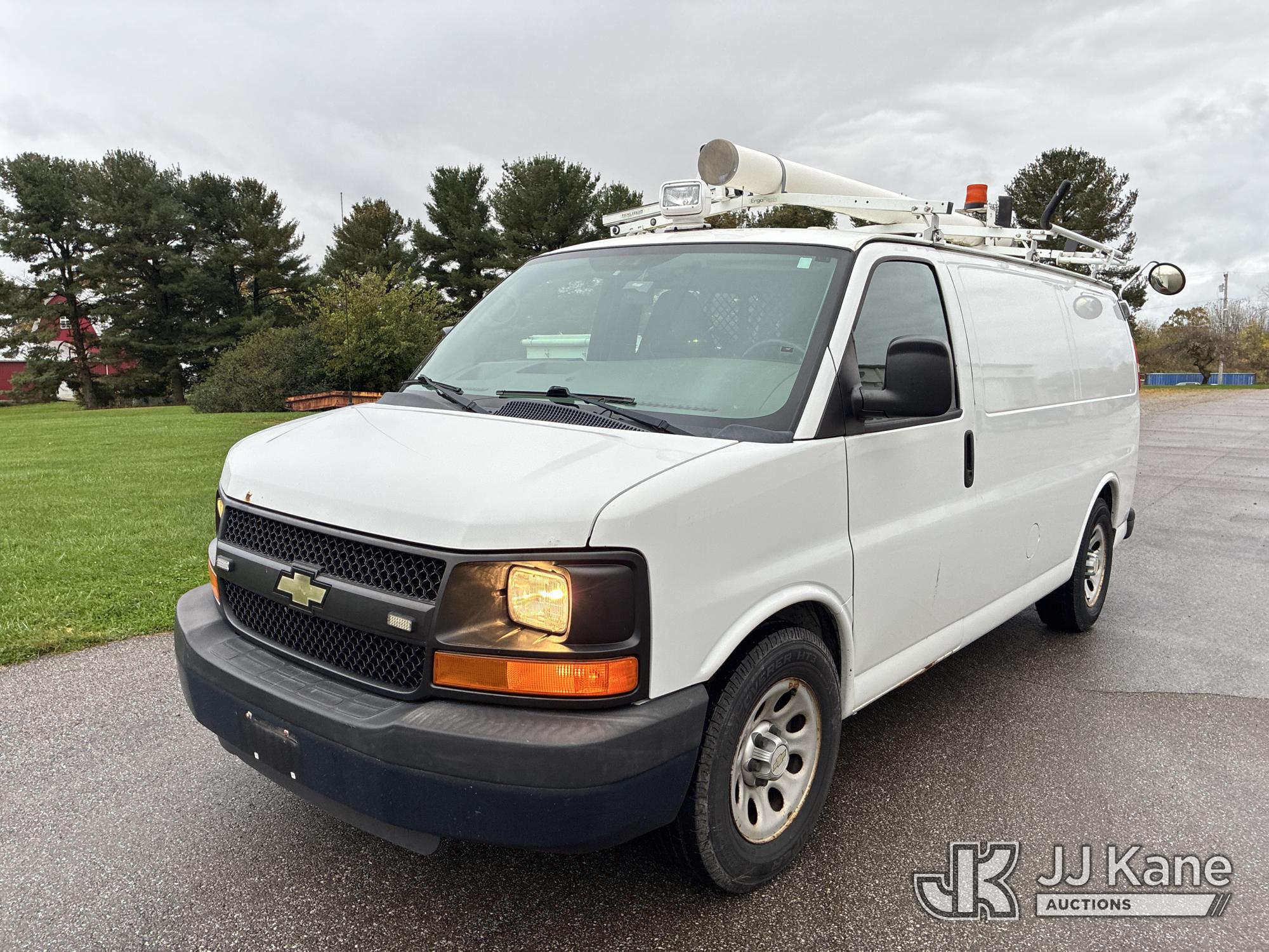 2012 Chevrolet Express G1500 AWD Cargo Van (1650553)