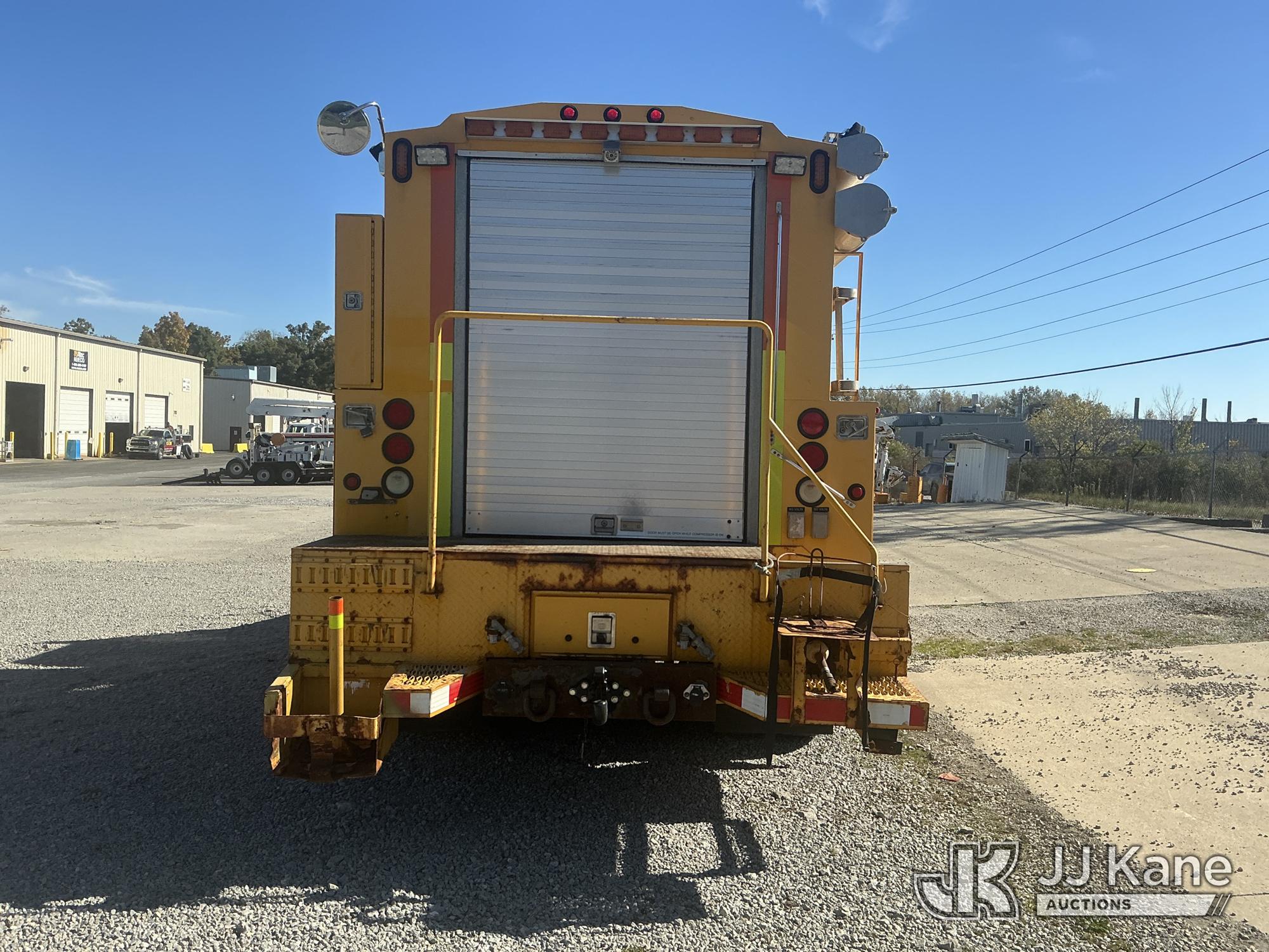 2011 Freightliner M2 106
