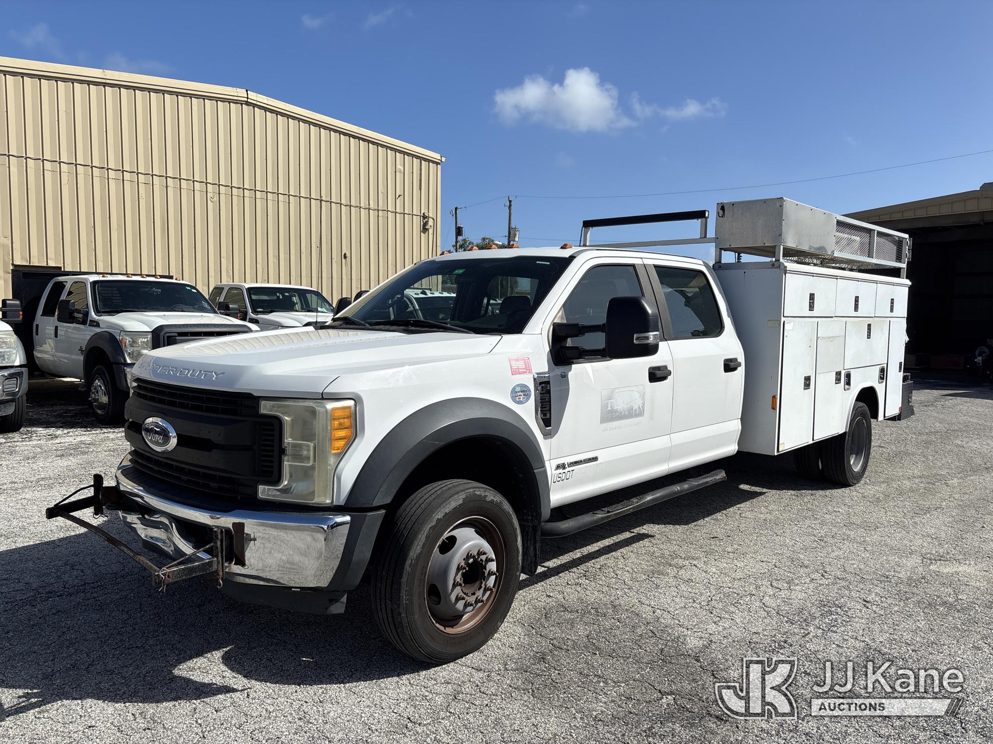 2017 Ford F-550 Crew-Cab Service Truck (1650584)