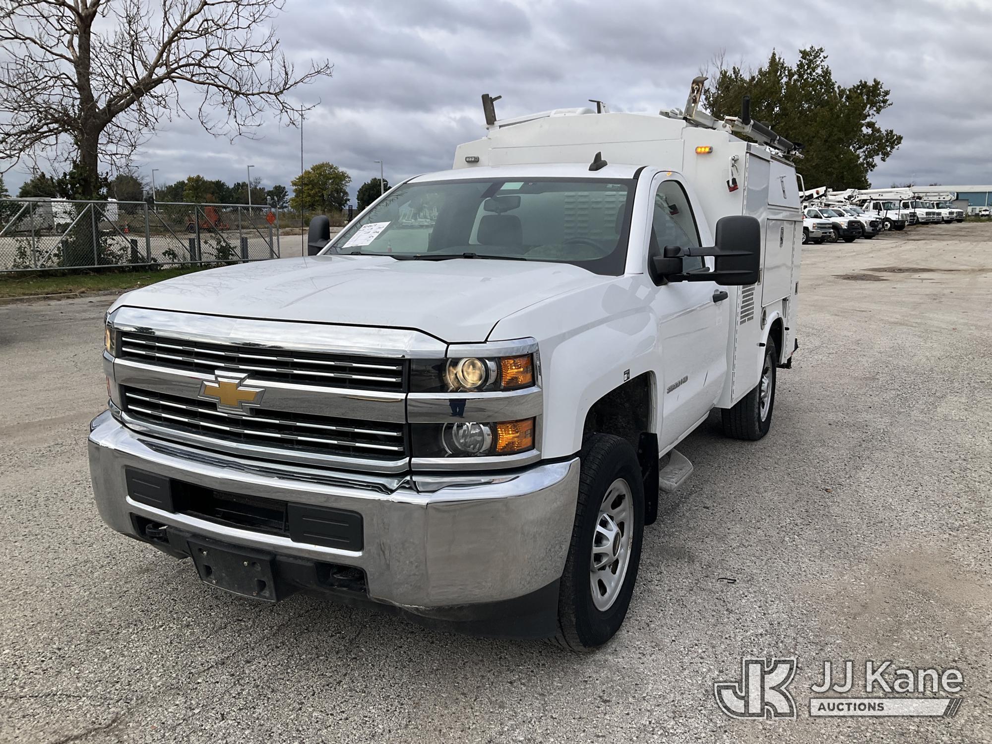 2017 Chevrolet Silverado 3500HD Enclosed Service Truck (1650619)