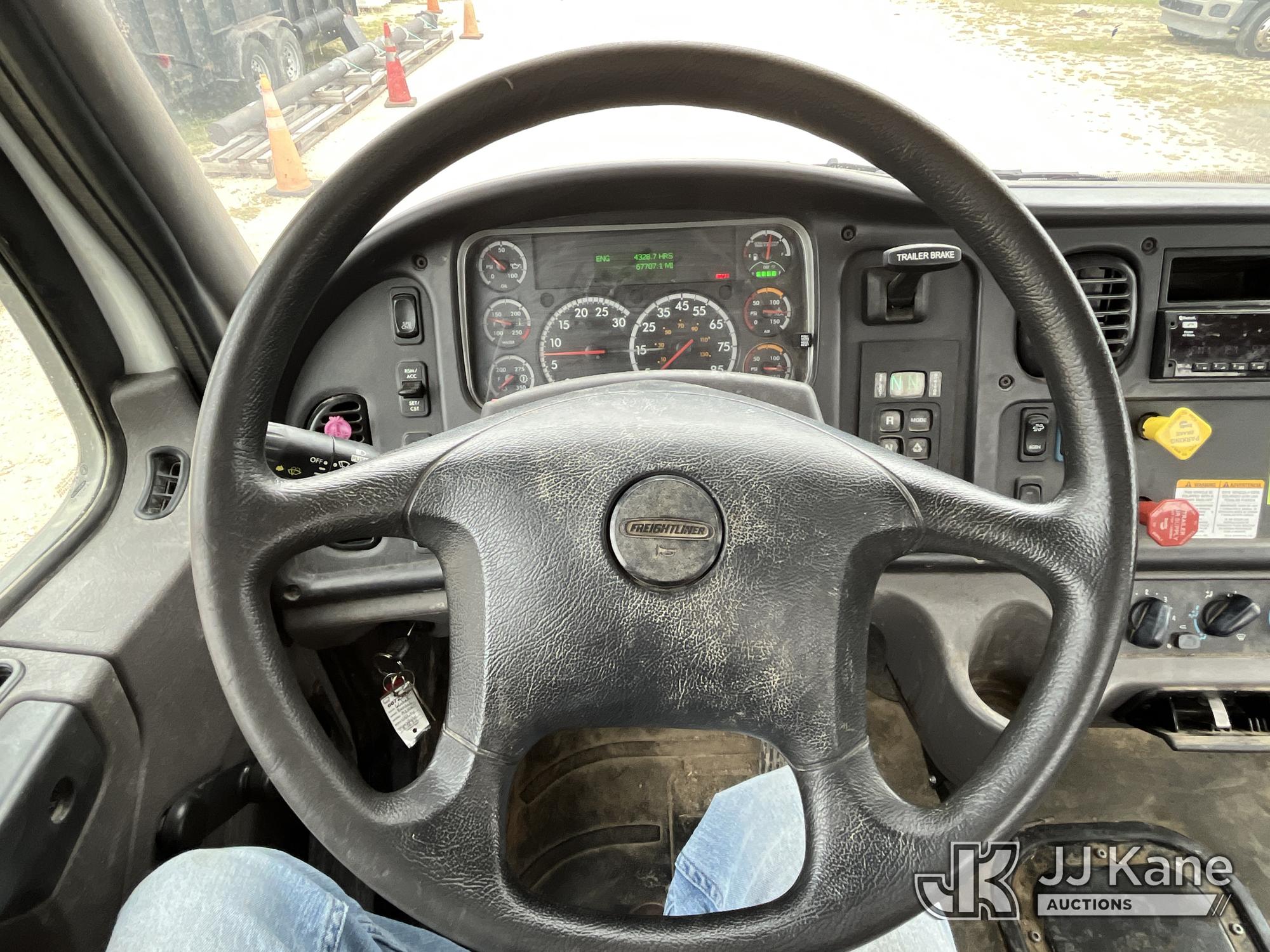 2021 Freightliner M2 106
