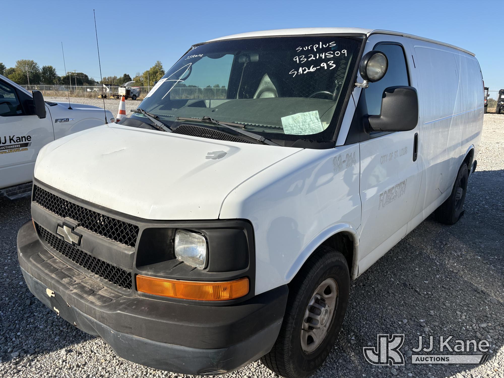 2009 Chevrolet Express G2500 Cargo Van (1650761)