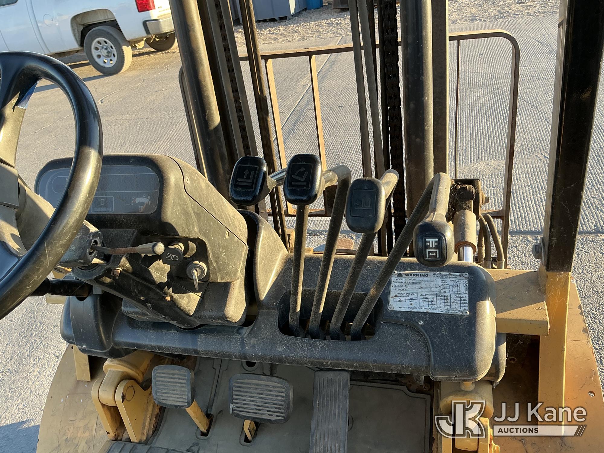 2001 Caterpillar DP30K