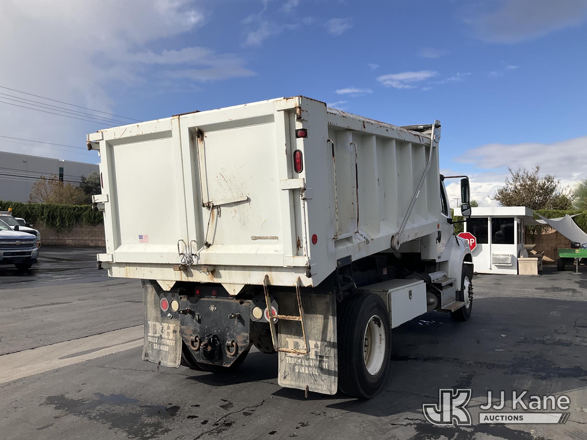 2012 Freightliner M2 106
