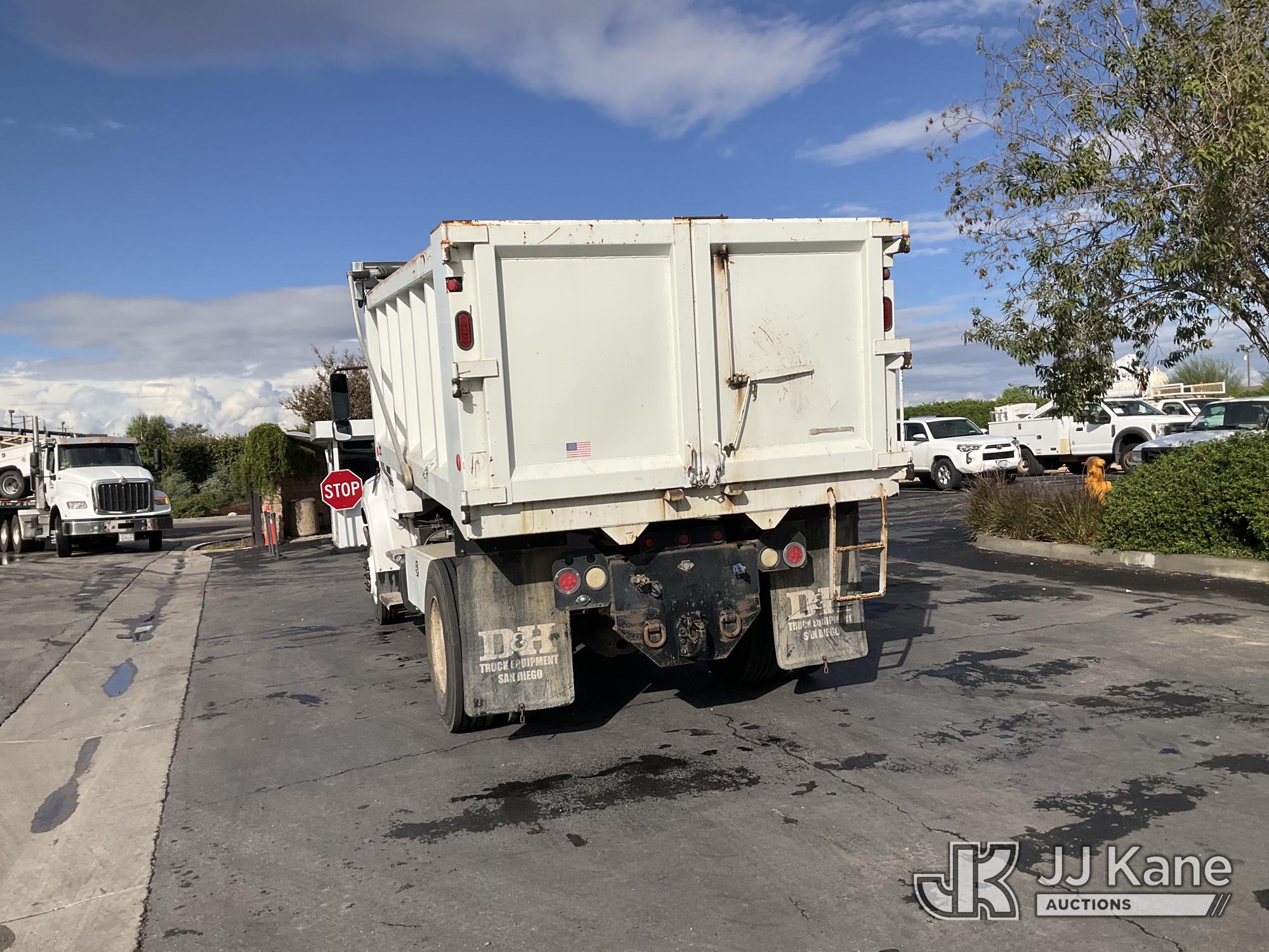 2012 Freightliner M2 106