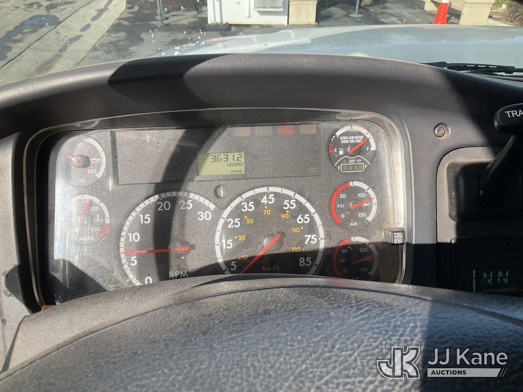2012 Freightliner M2 106