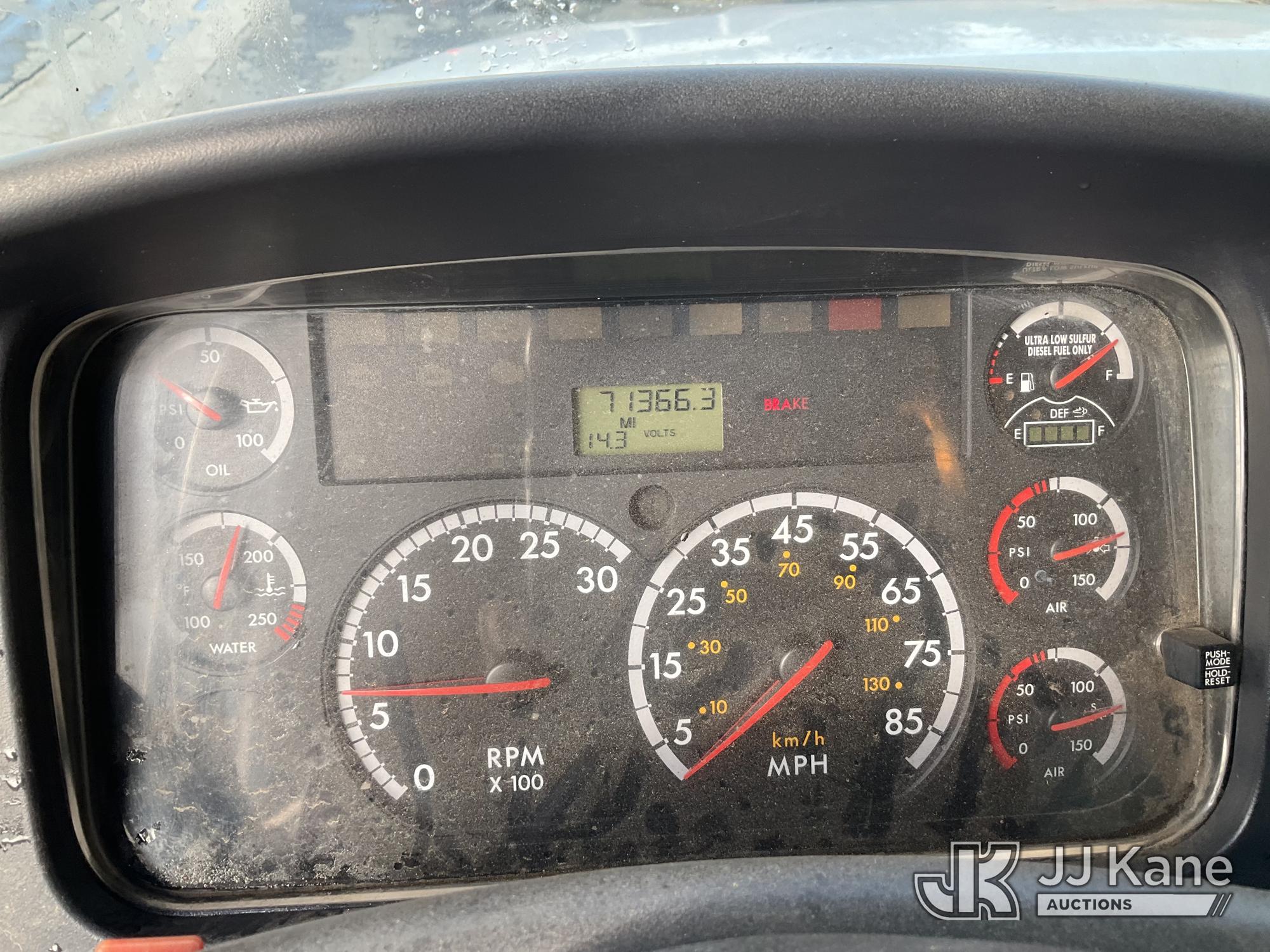 2012 Freightliner M2 106