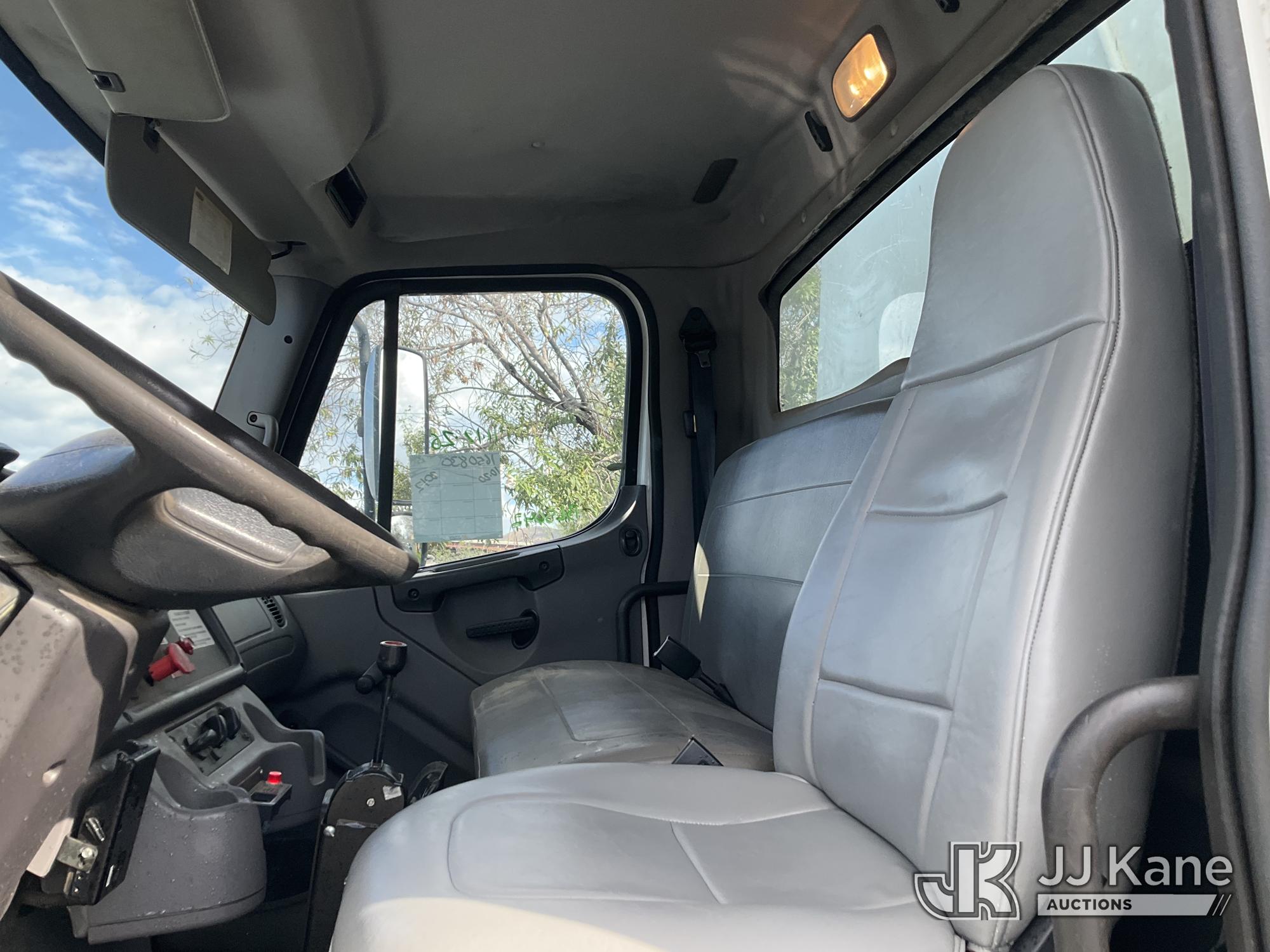 2012 Freightliner M2 106