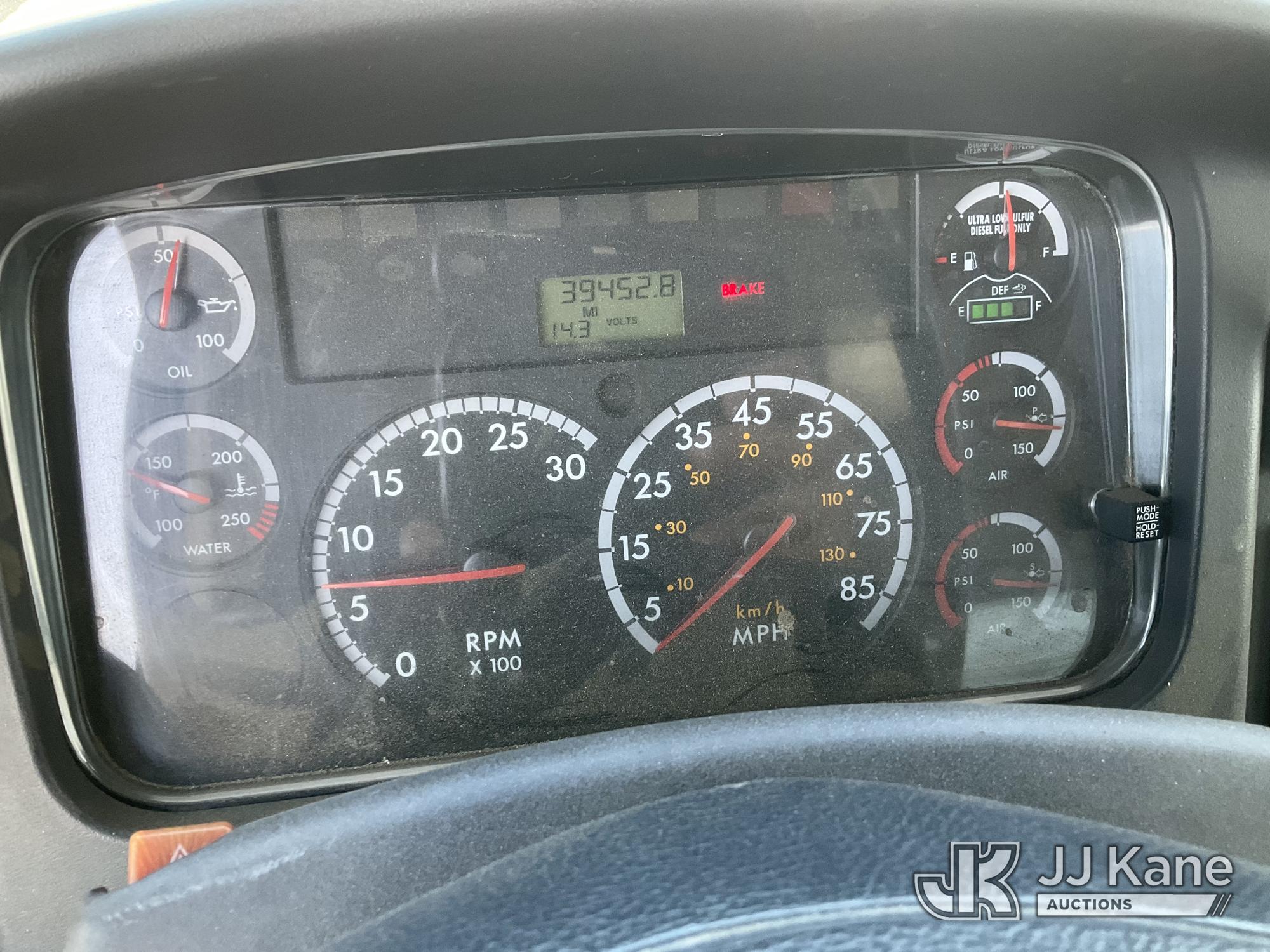 2012 Freightliner M2 106