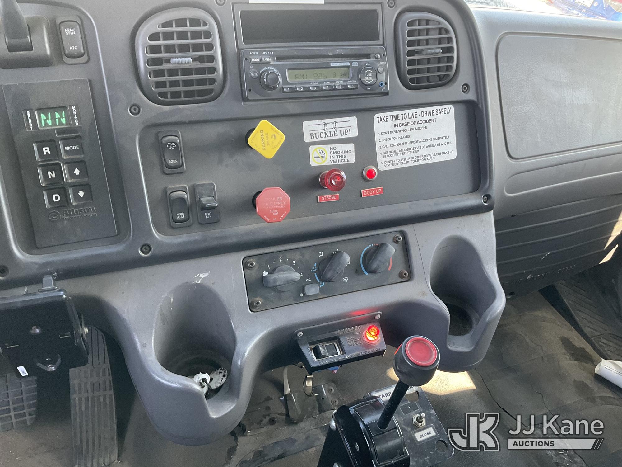 2012 Freightliner M2 106