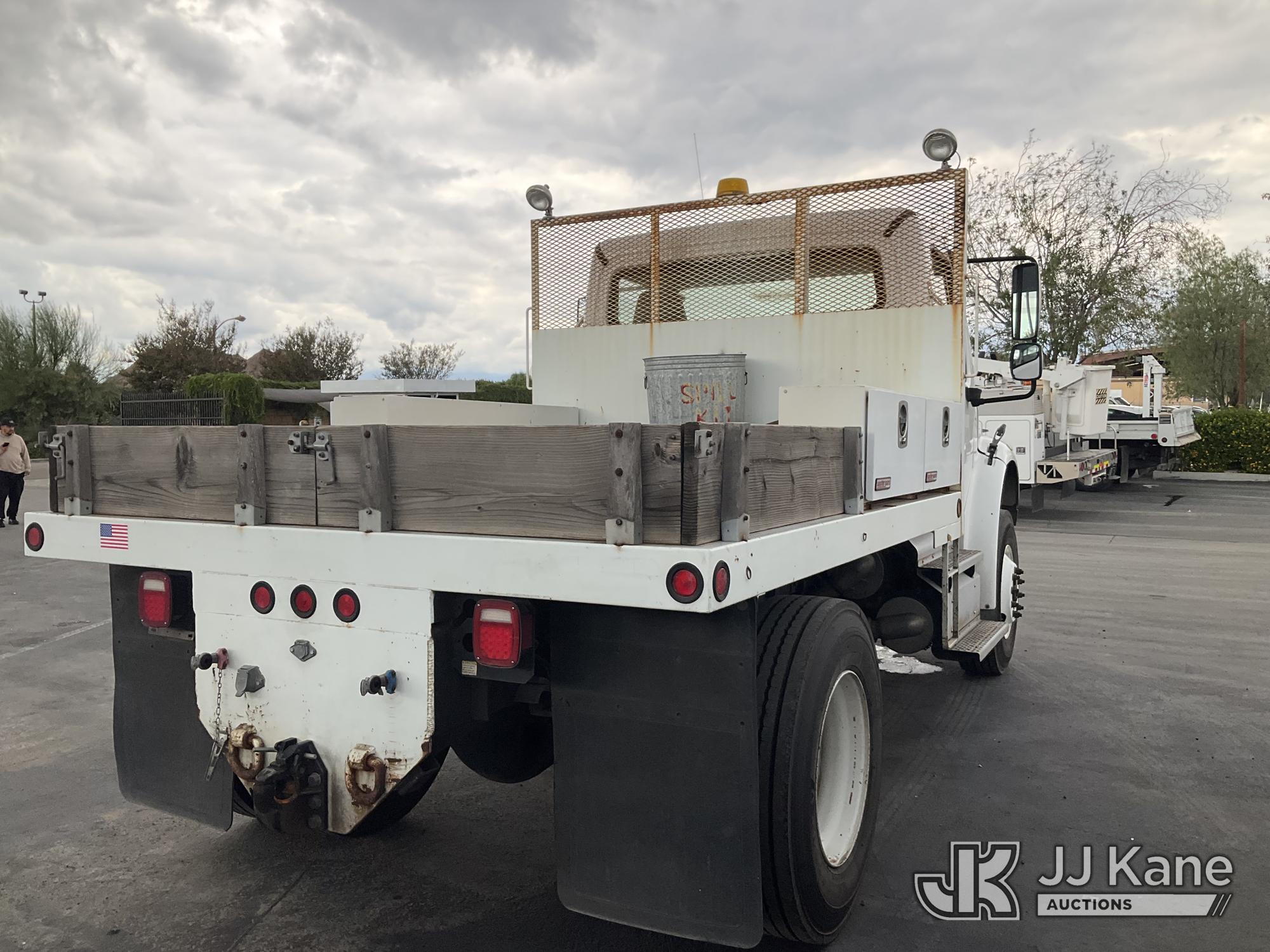 2012 Freightliner M2 106
