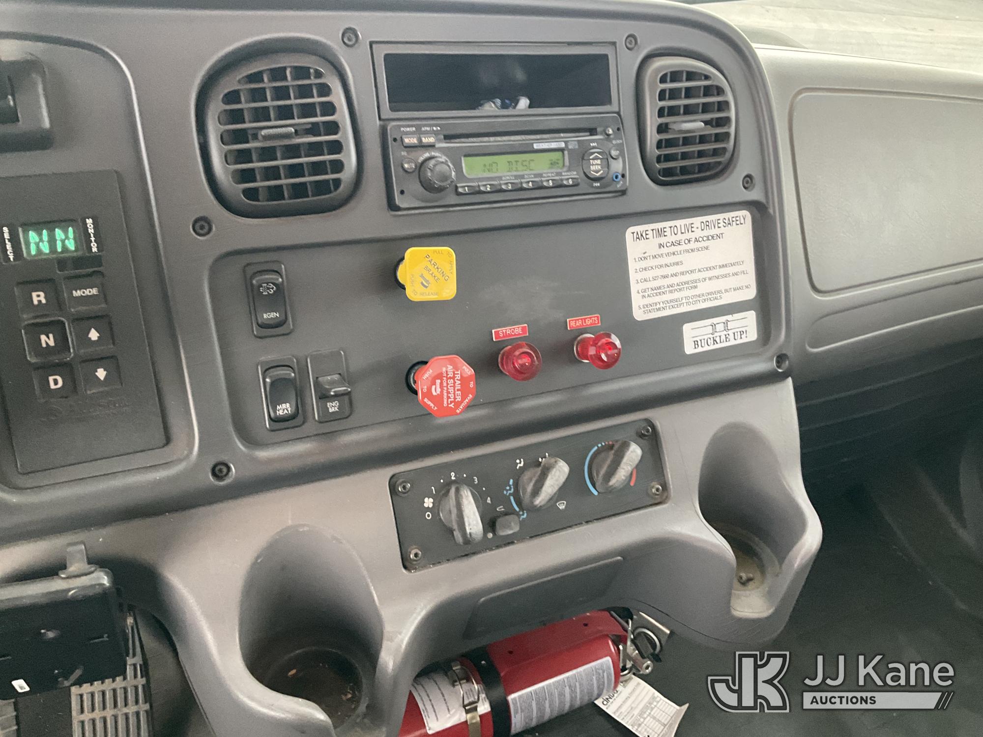 2012 Freightliner M2 106
