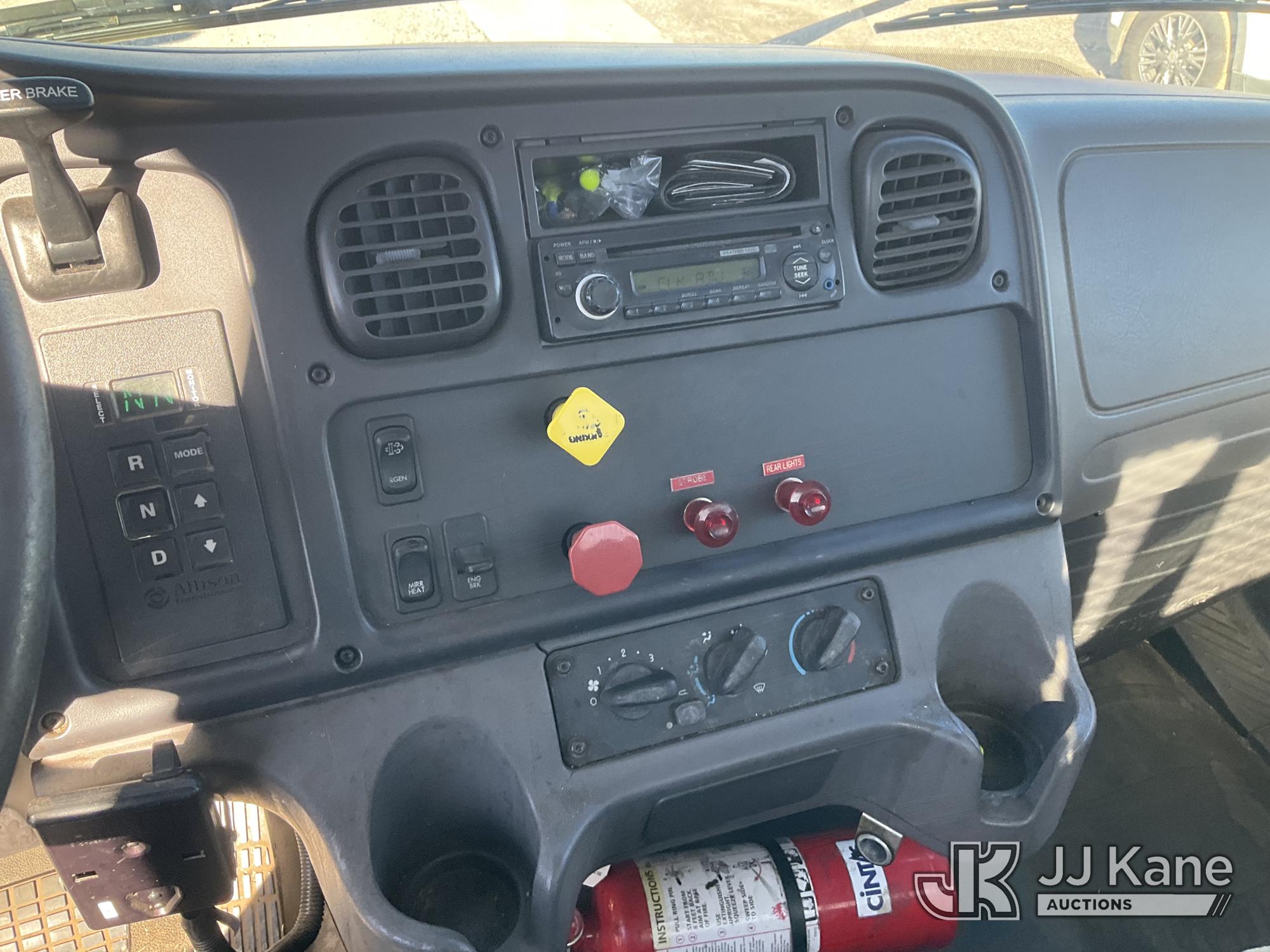 2012 Freightliner M2 106
