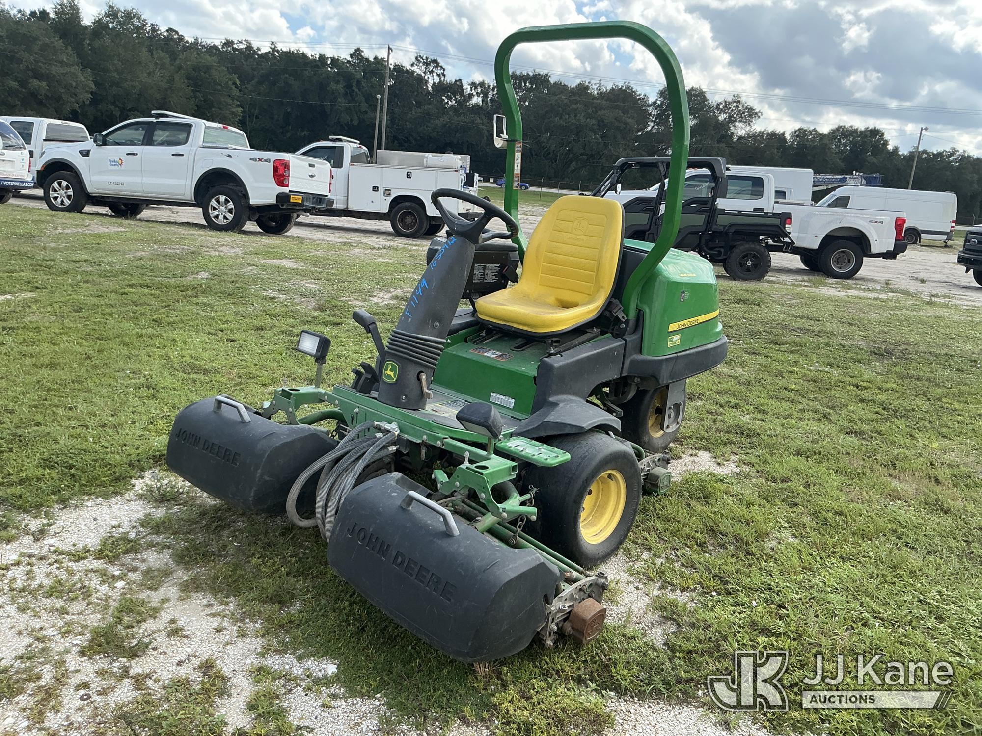 Photo of John Deere 2500B Precision Cut