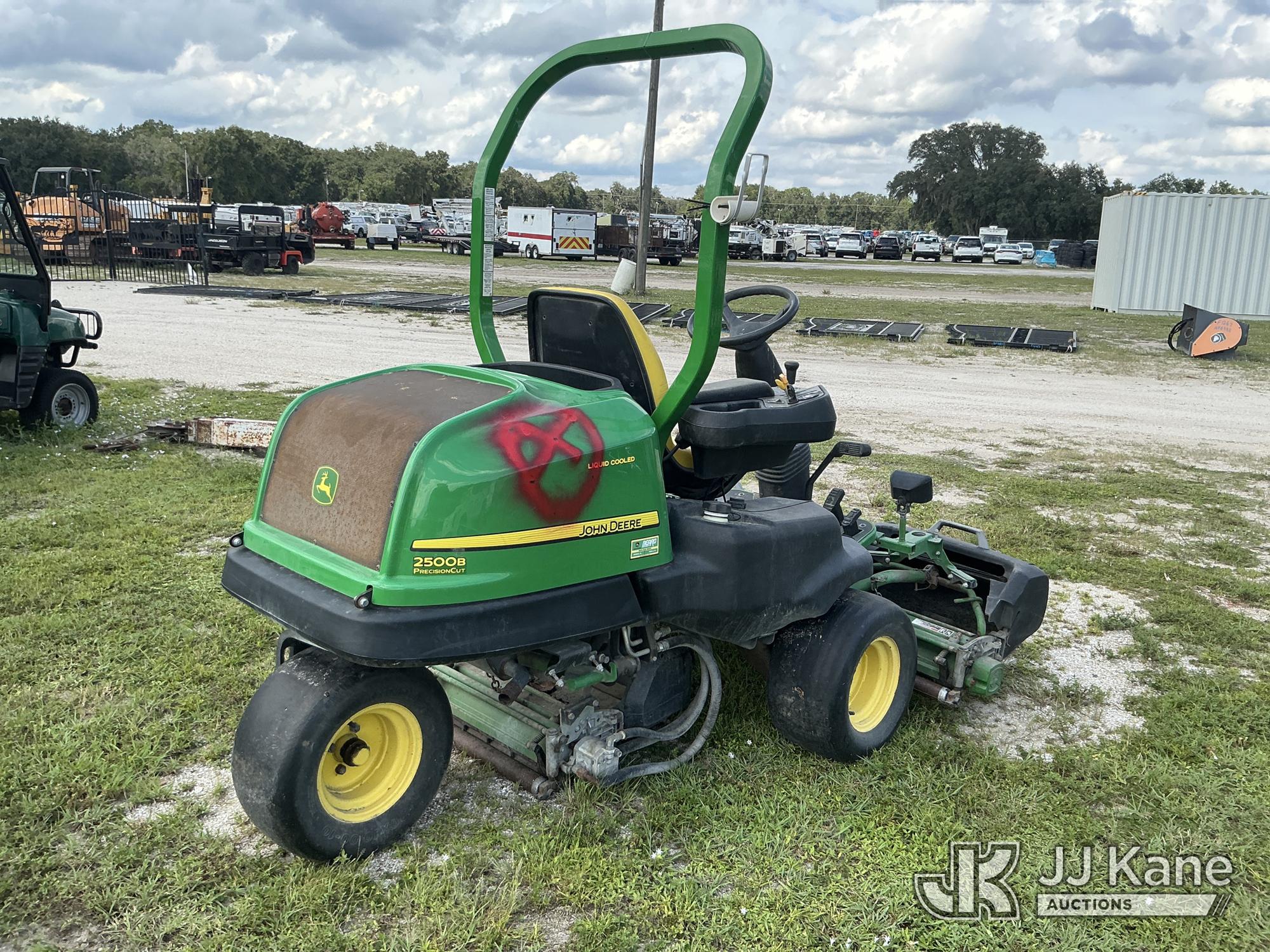0 John Deere 2500B PRECISION CUT