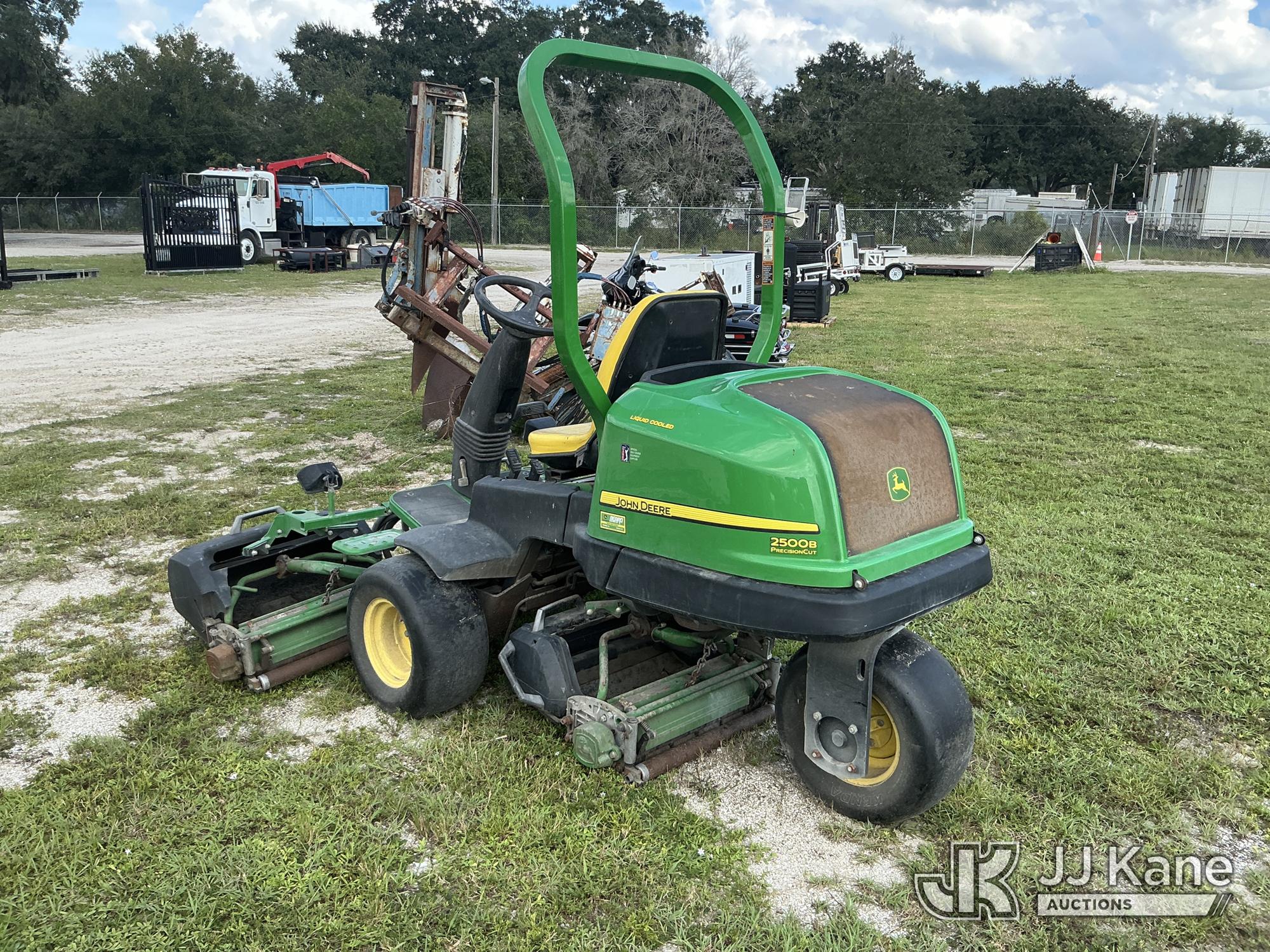 0 John Deere 2500B PRECISION CUT