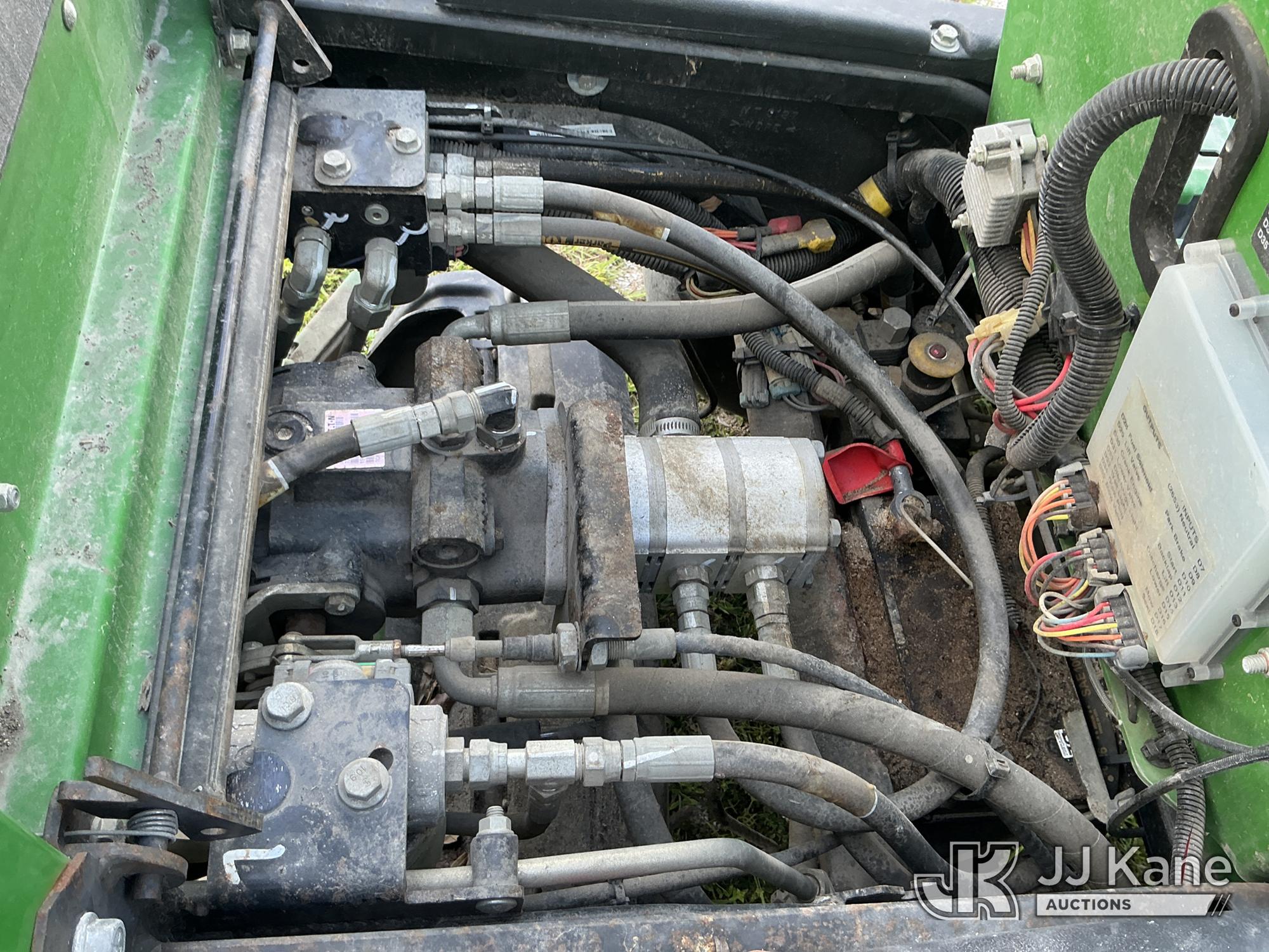 0 John Deere 2500B PRECISION CUT