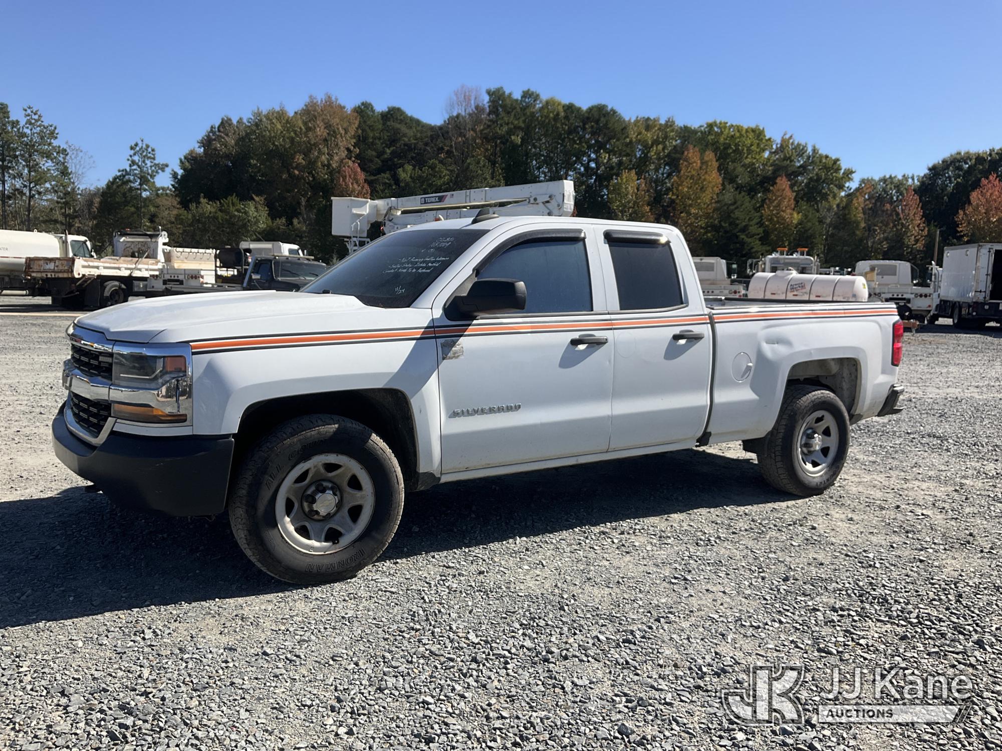 2018 Chevrolet Silverado 1500 4X4 Extended-Cab Pickup Truck (1651009)
