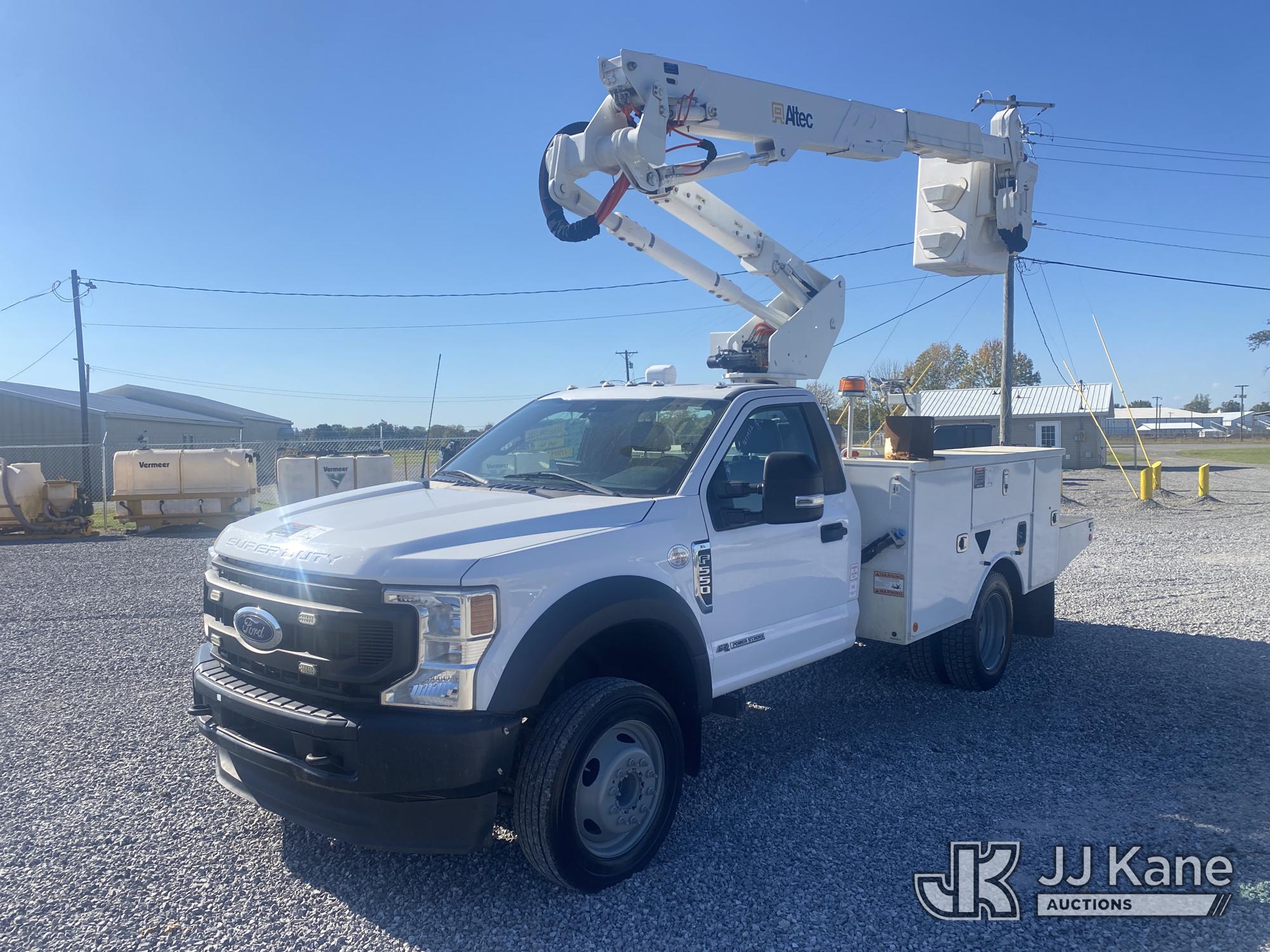 Altec AT37G Articulating & Telescopic Bucket Truck On 2022 Ford F550 4x4 Service Truck (1651052)