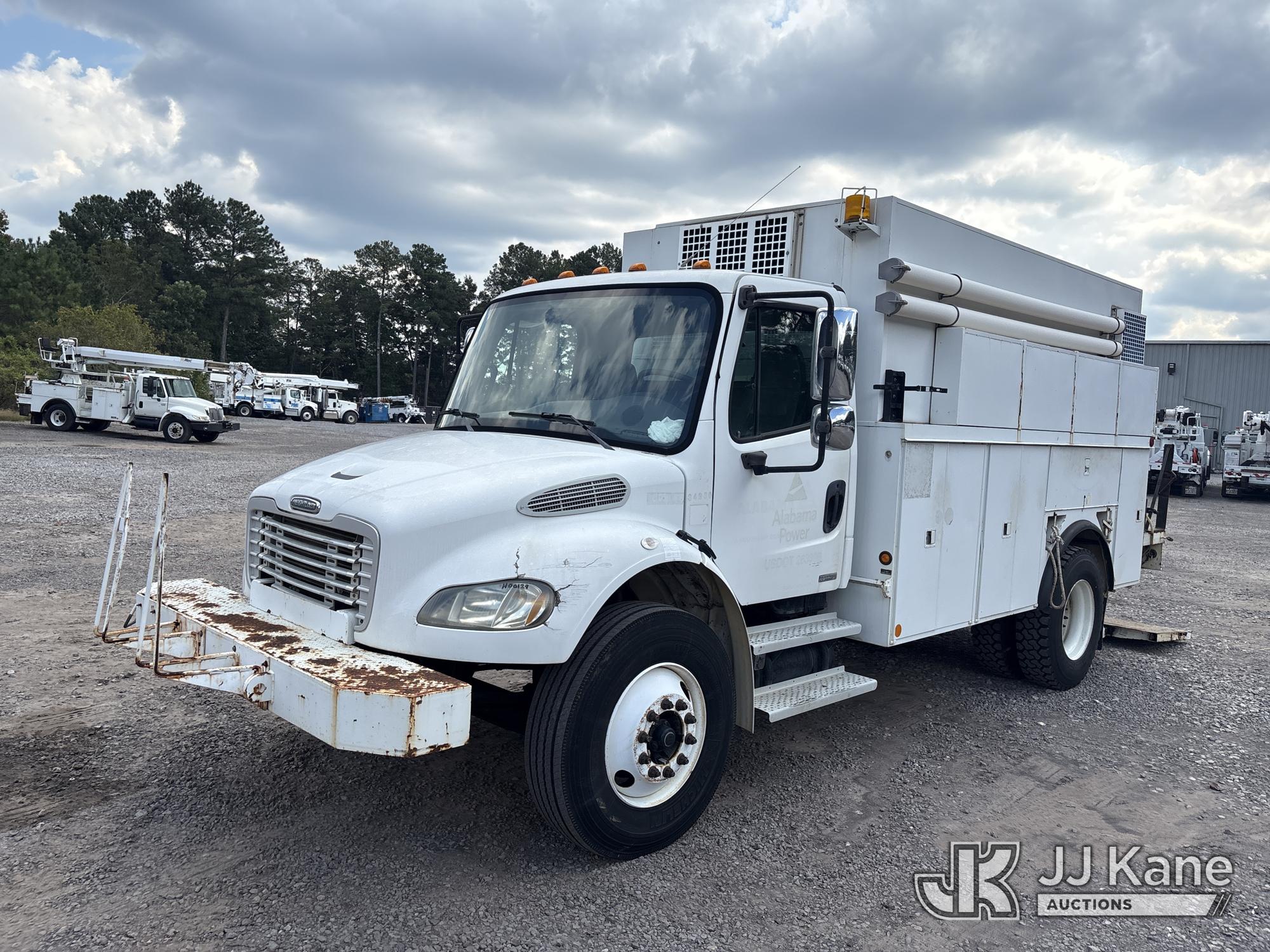 Photo of 2004 Freightliner M33
