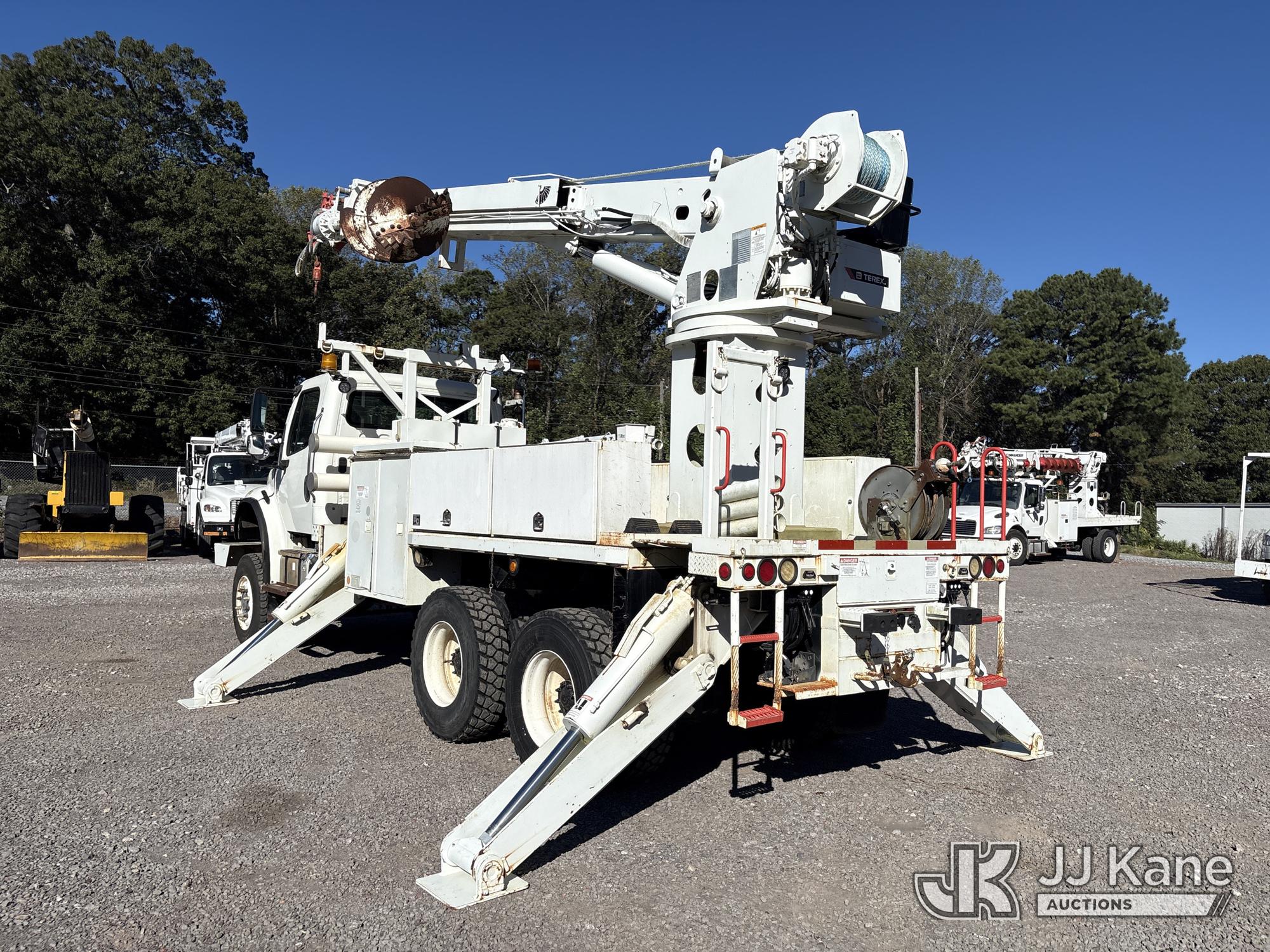 2013 Freightliner M2-106 6X6