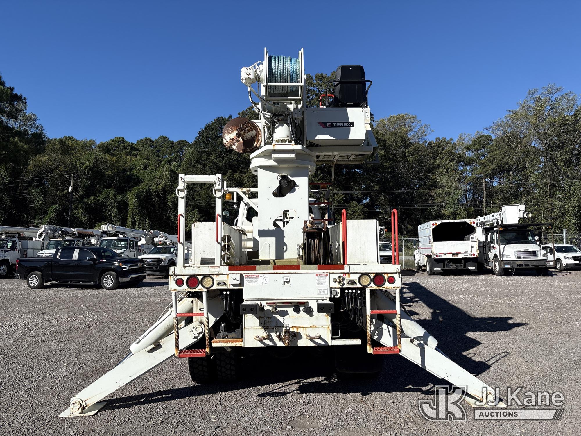 2013 Freightliner M2-106 6X6