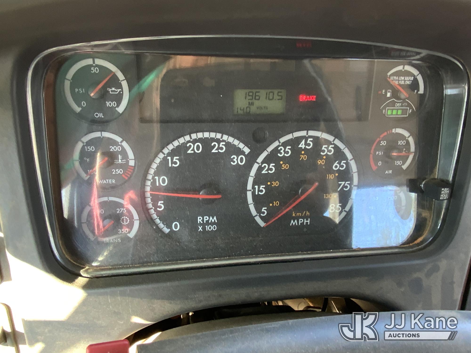 2015 Freightliner M2 112