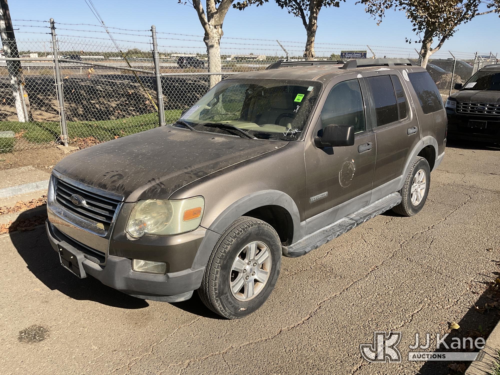 2006 Ford Explorer 4-Door Sport Utility Vehicle (1651193)