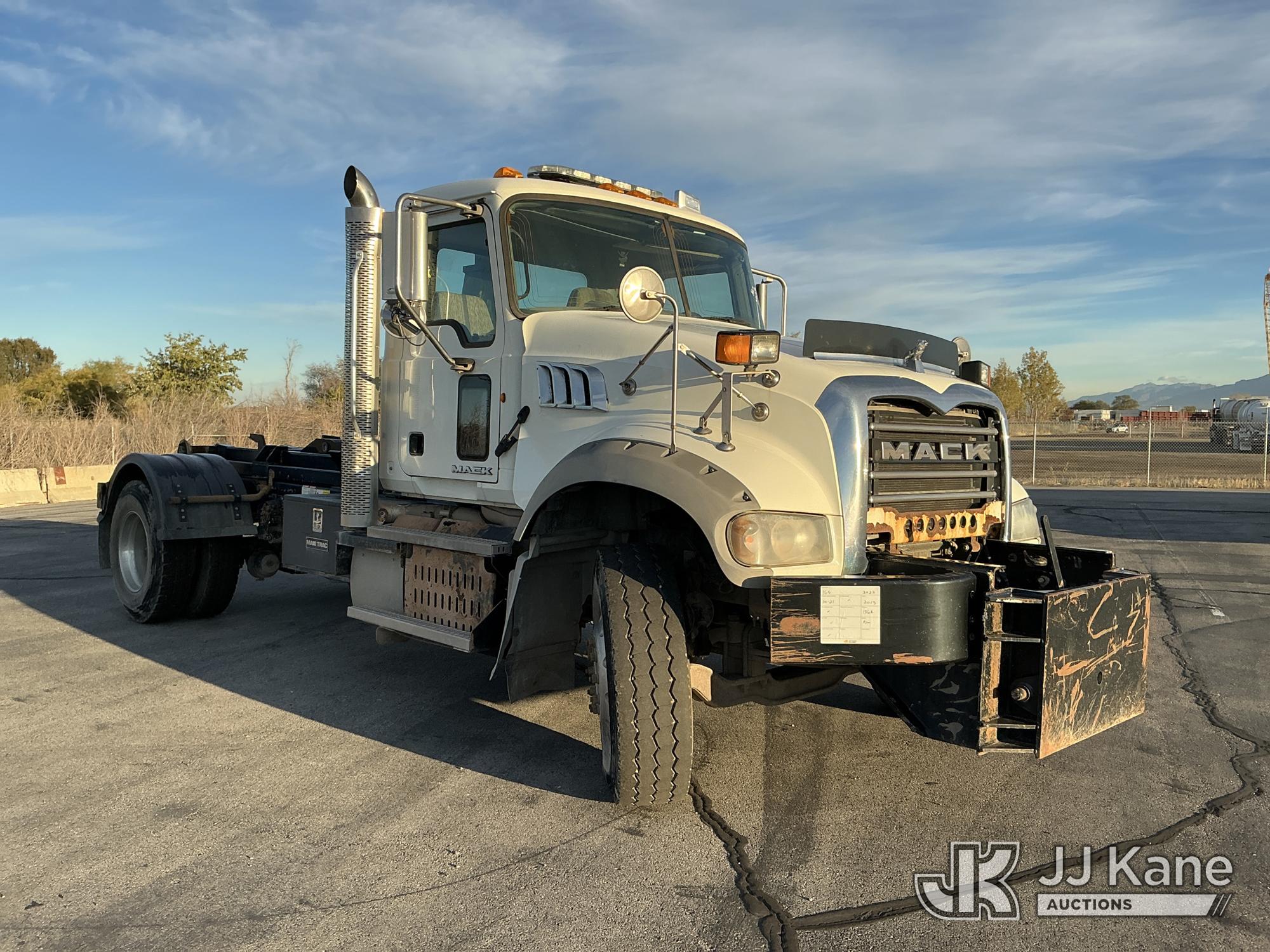 2013 Mack GU700