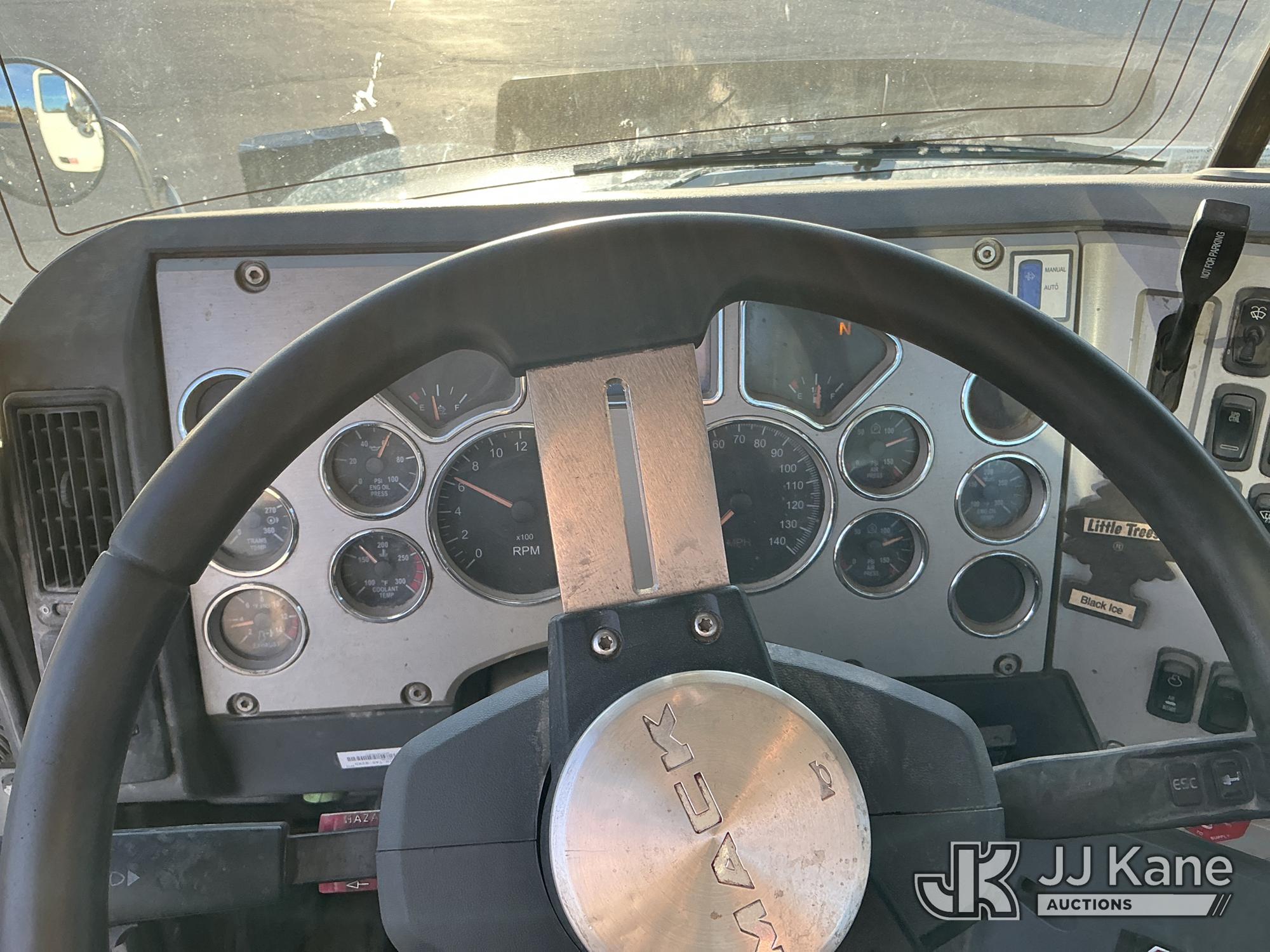 2013 Mack GU700