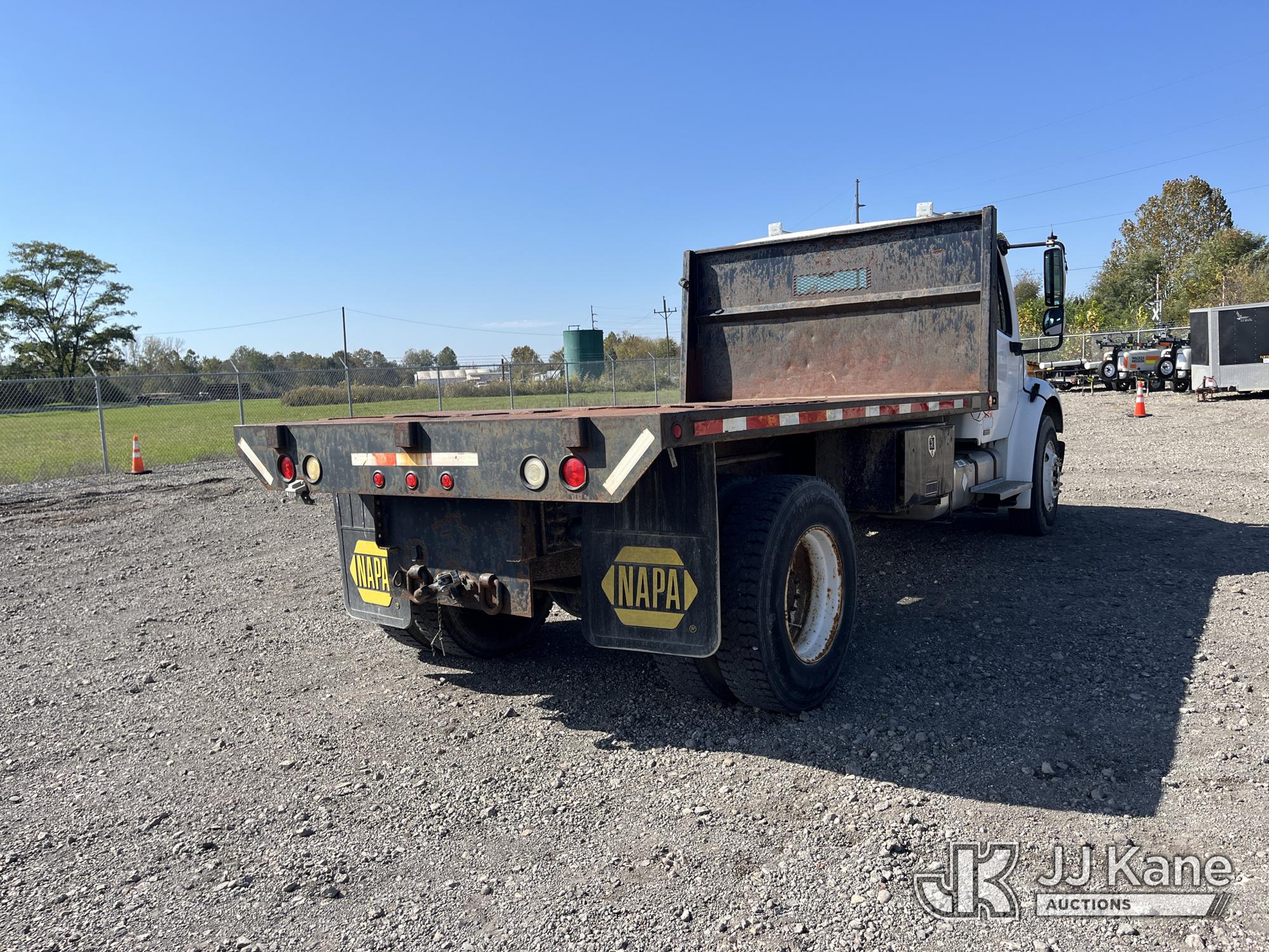 2003 Freightliner M2 106