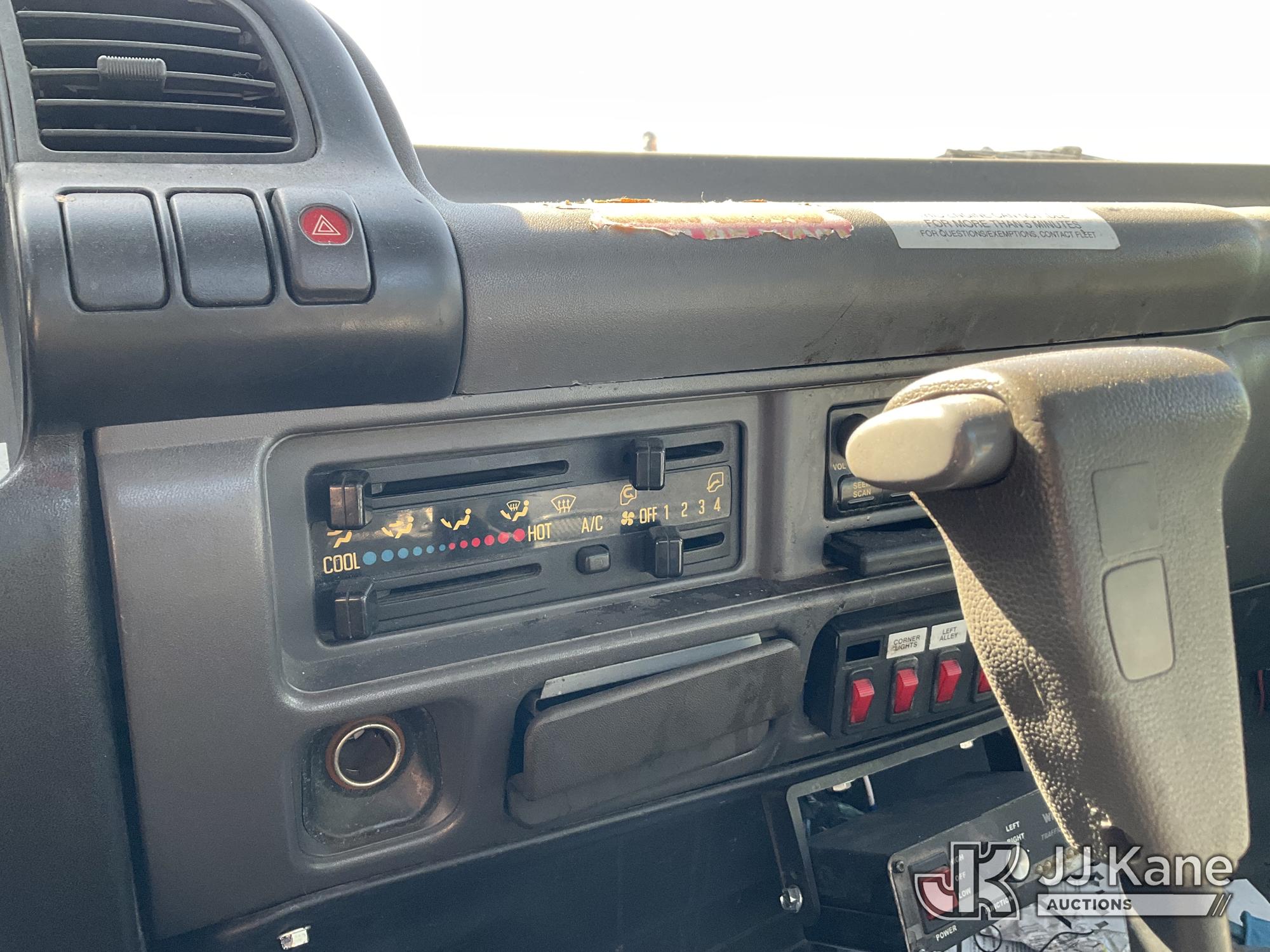 2002 Isuzu NPR