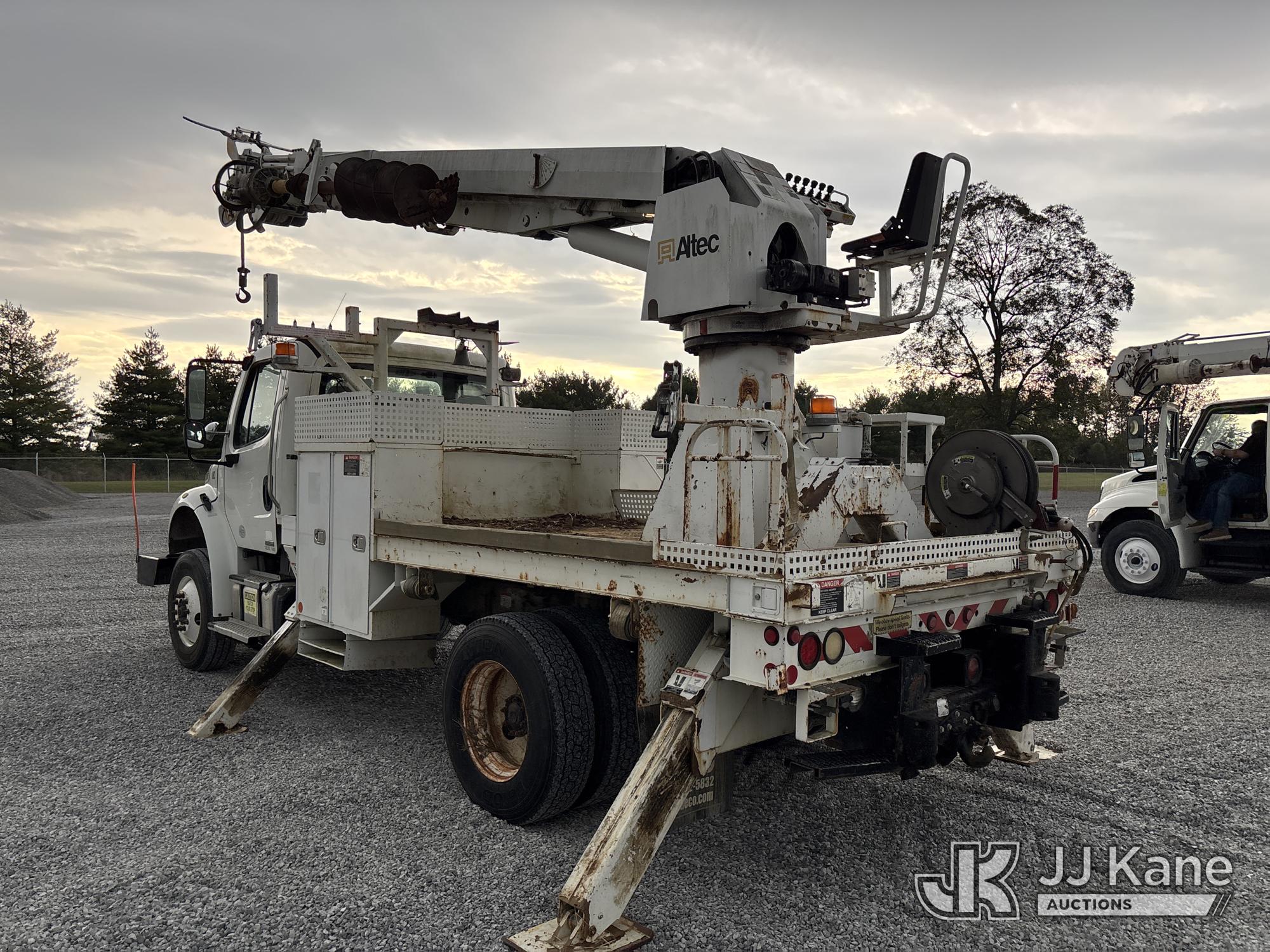 2011 Freightliner M2 106