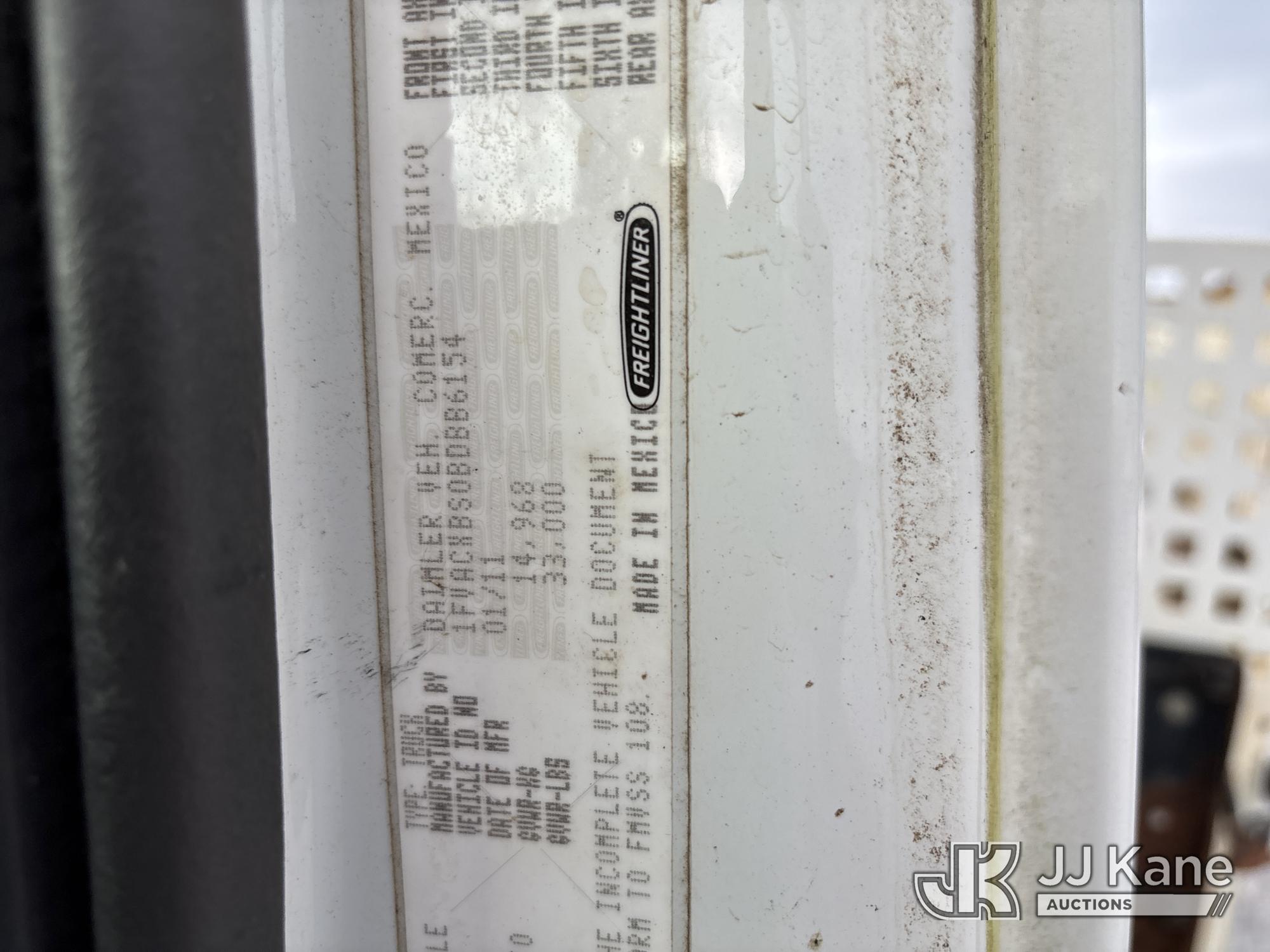 2011 Freightliner M2 106