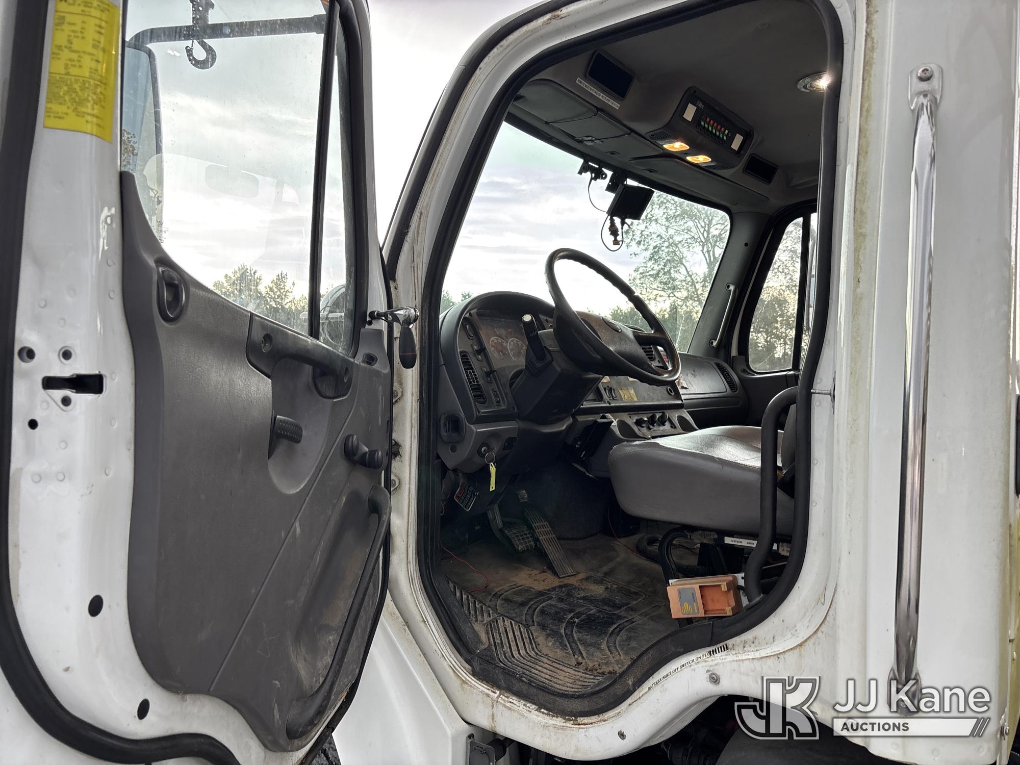 2011 Freightliner M2 106