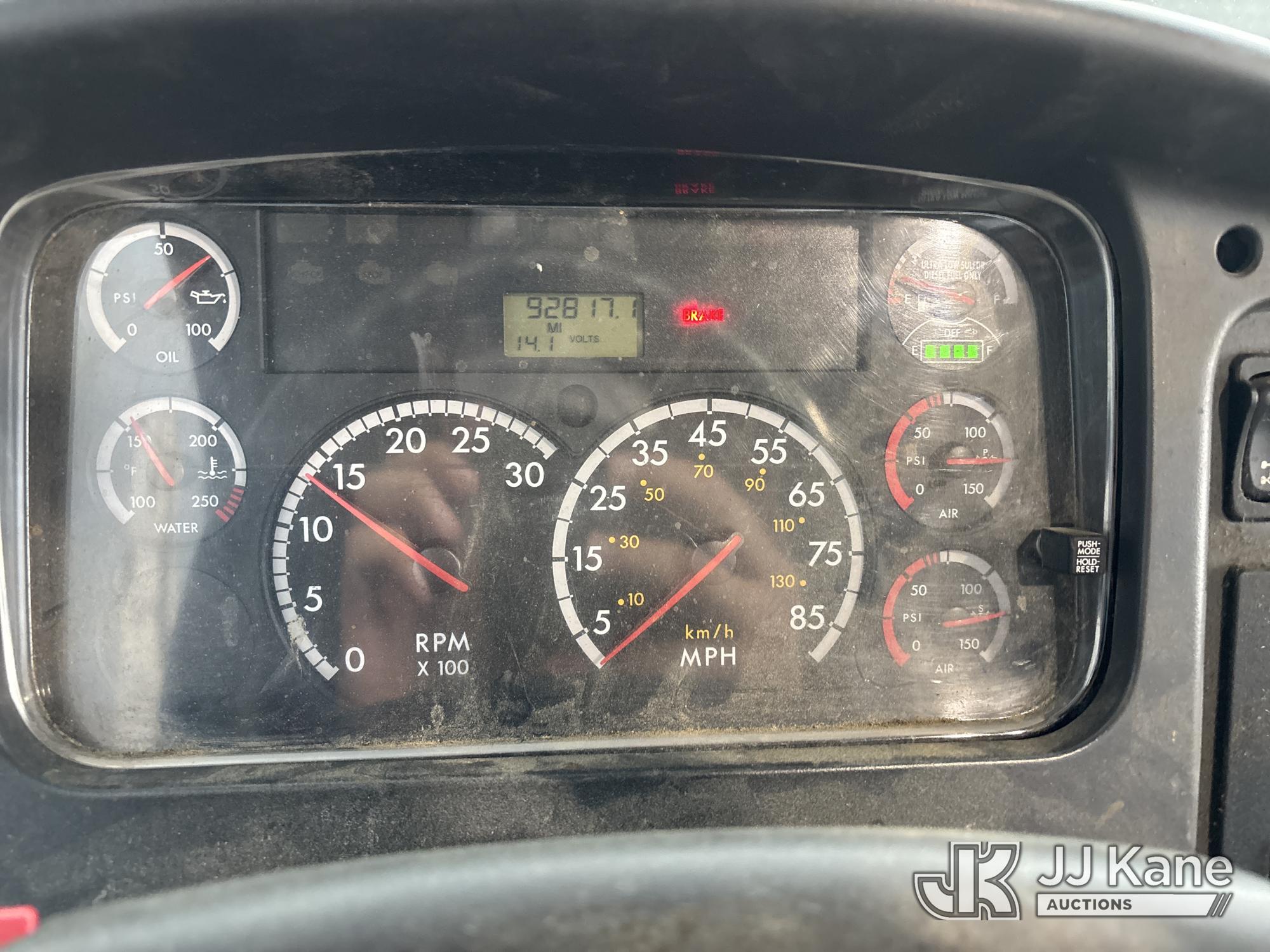 2011 Freightliner M2 106
