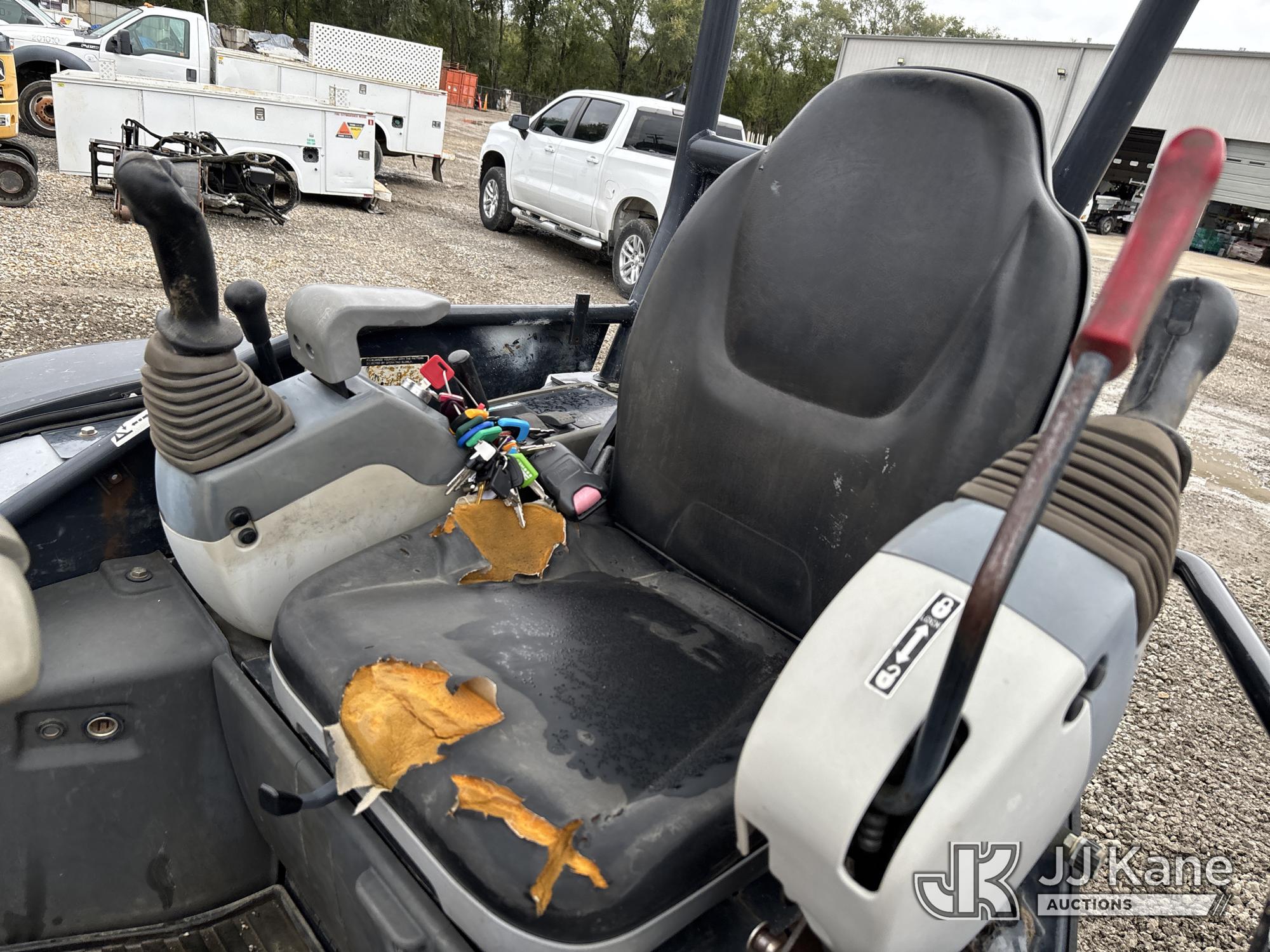 2014 John Deere 27D