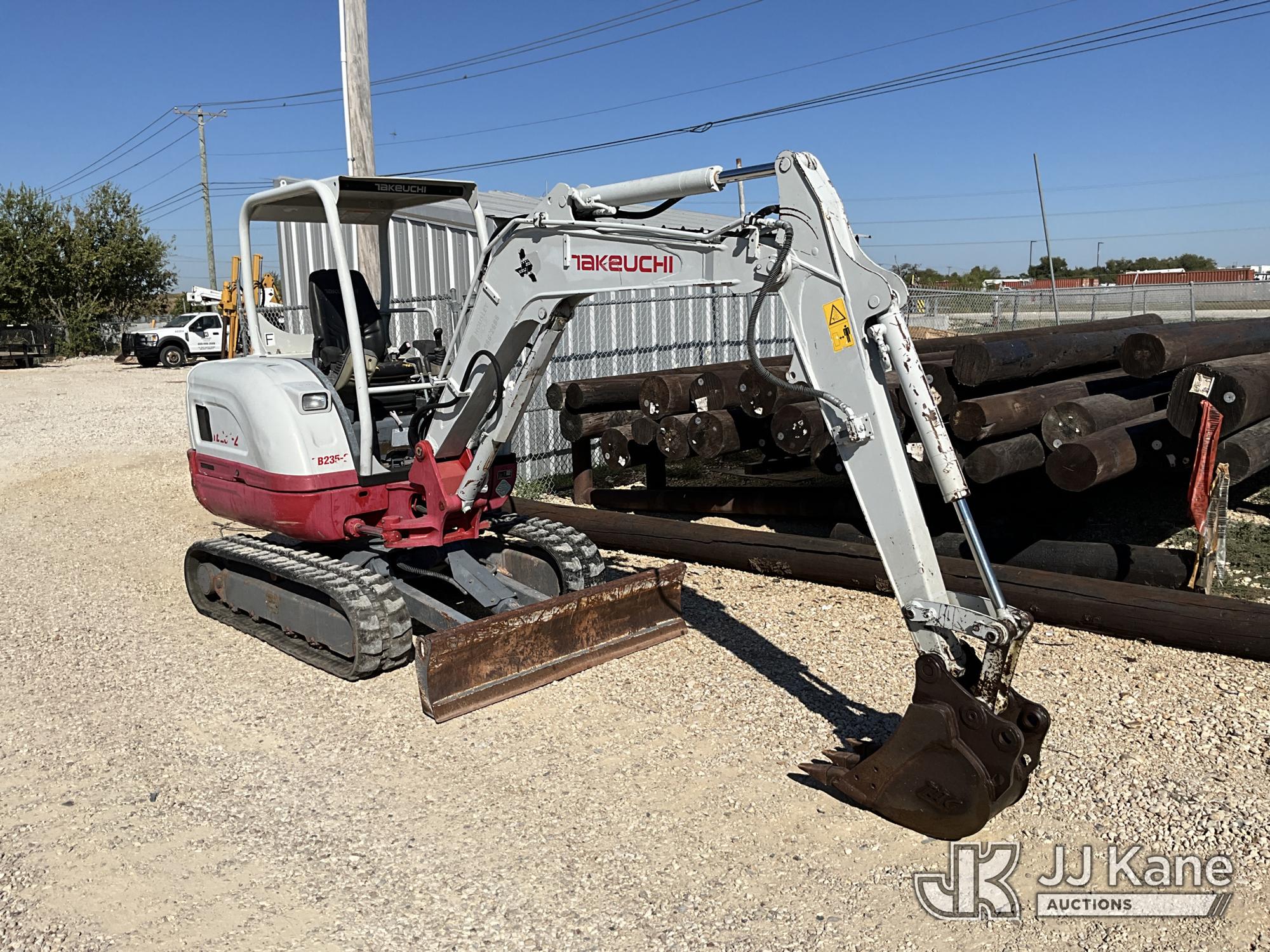 2019 Takeuchi TB235-2