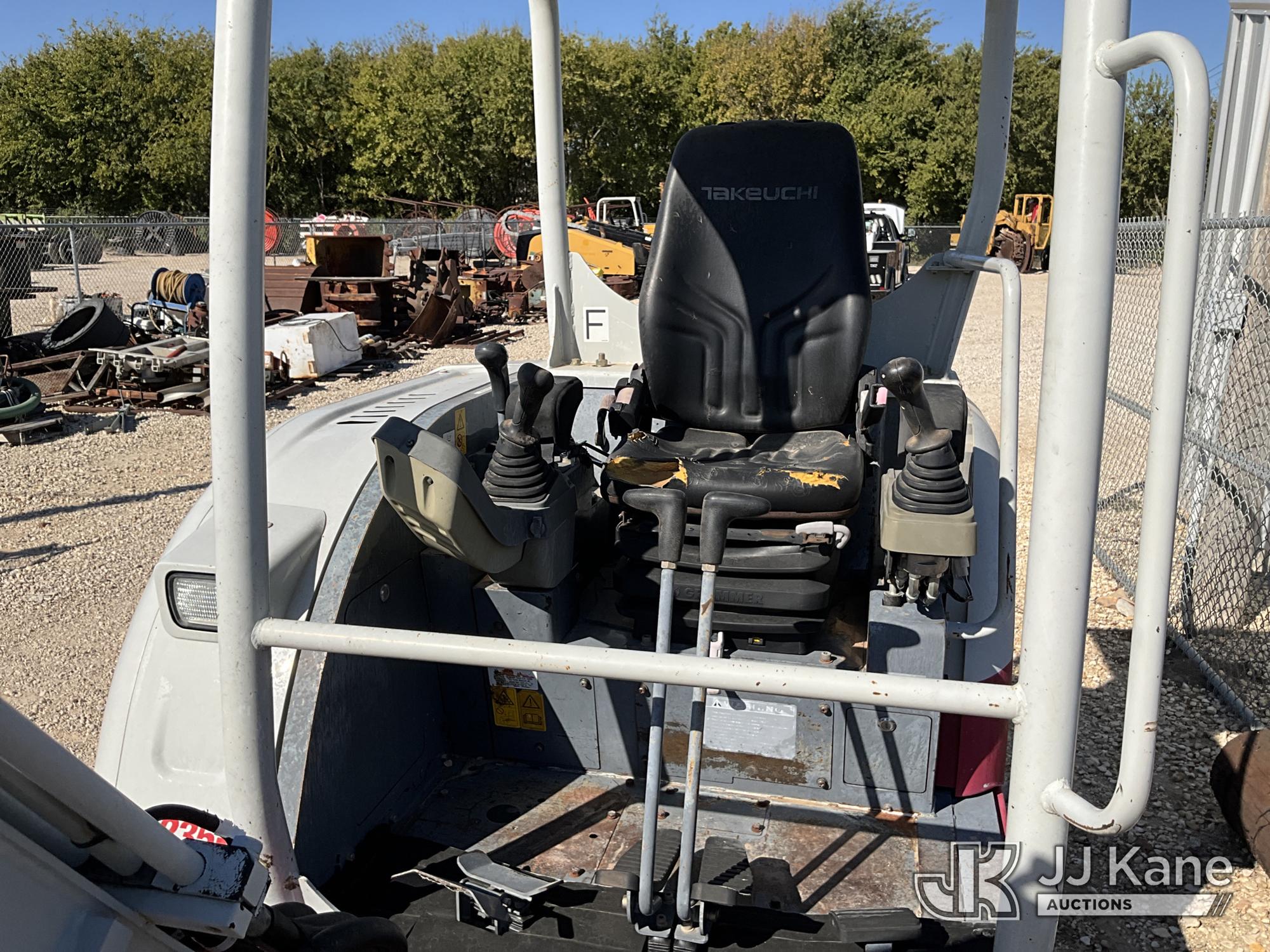 2019 Takeuchi TB235-2