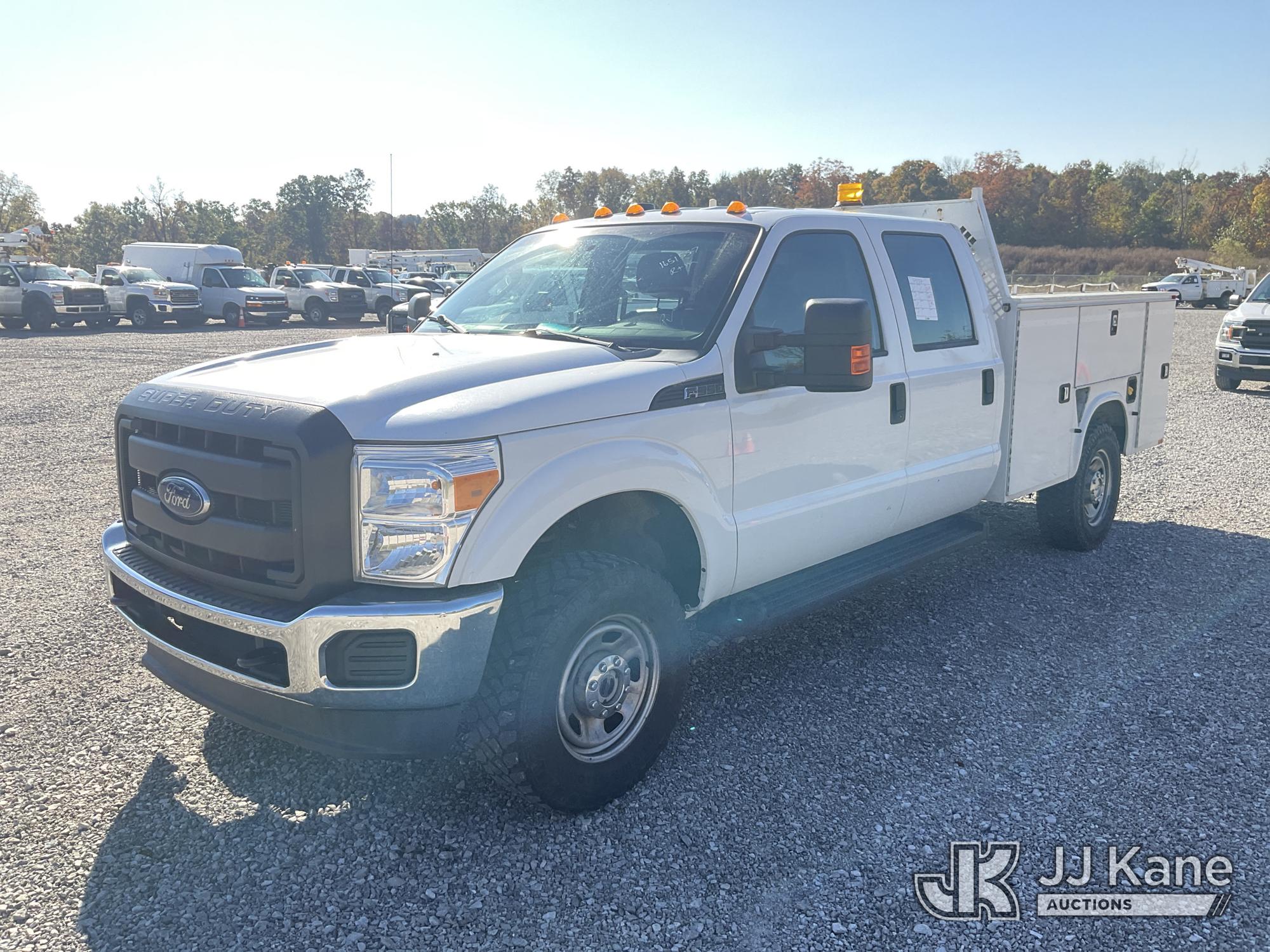 2015 Ford F350 4x4 Crew-Cab Service Truck (1651557)