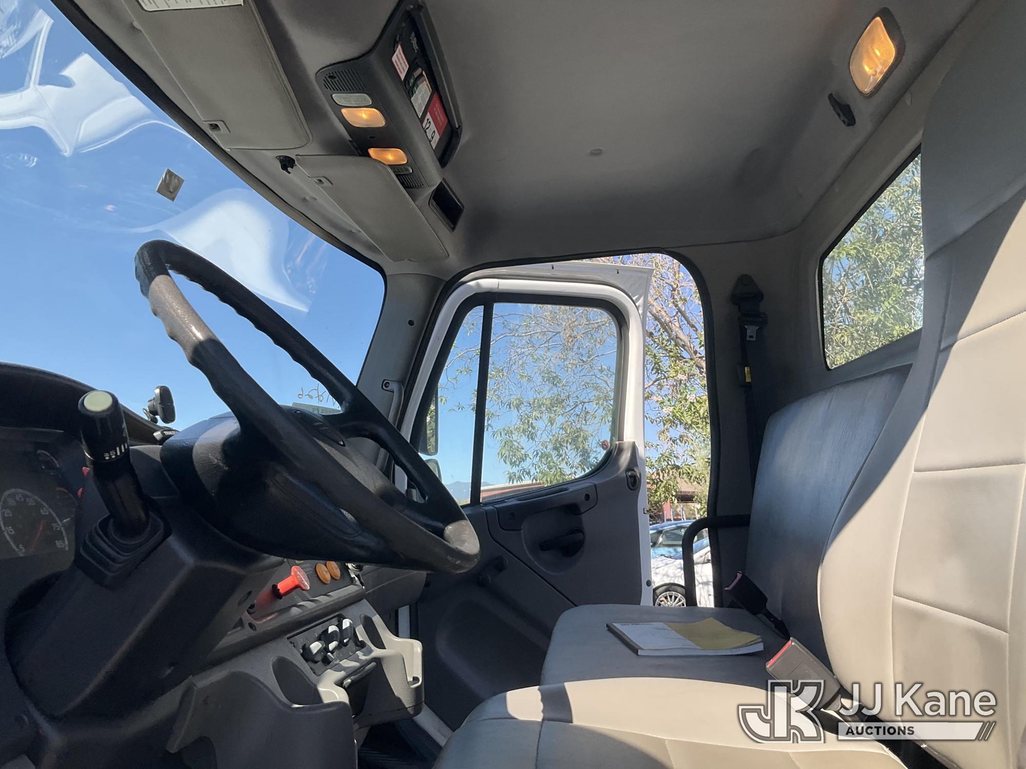 2018 Freightliner M2-106