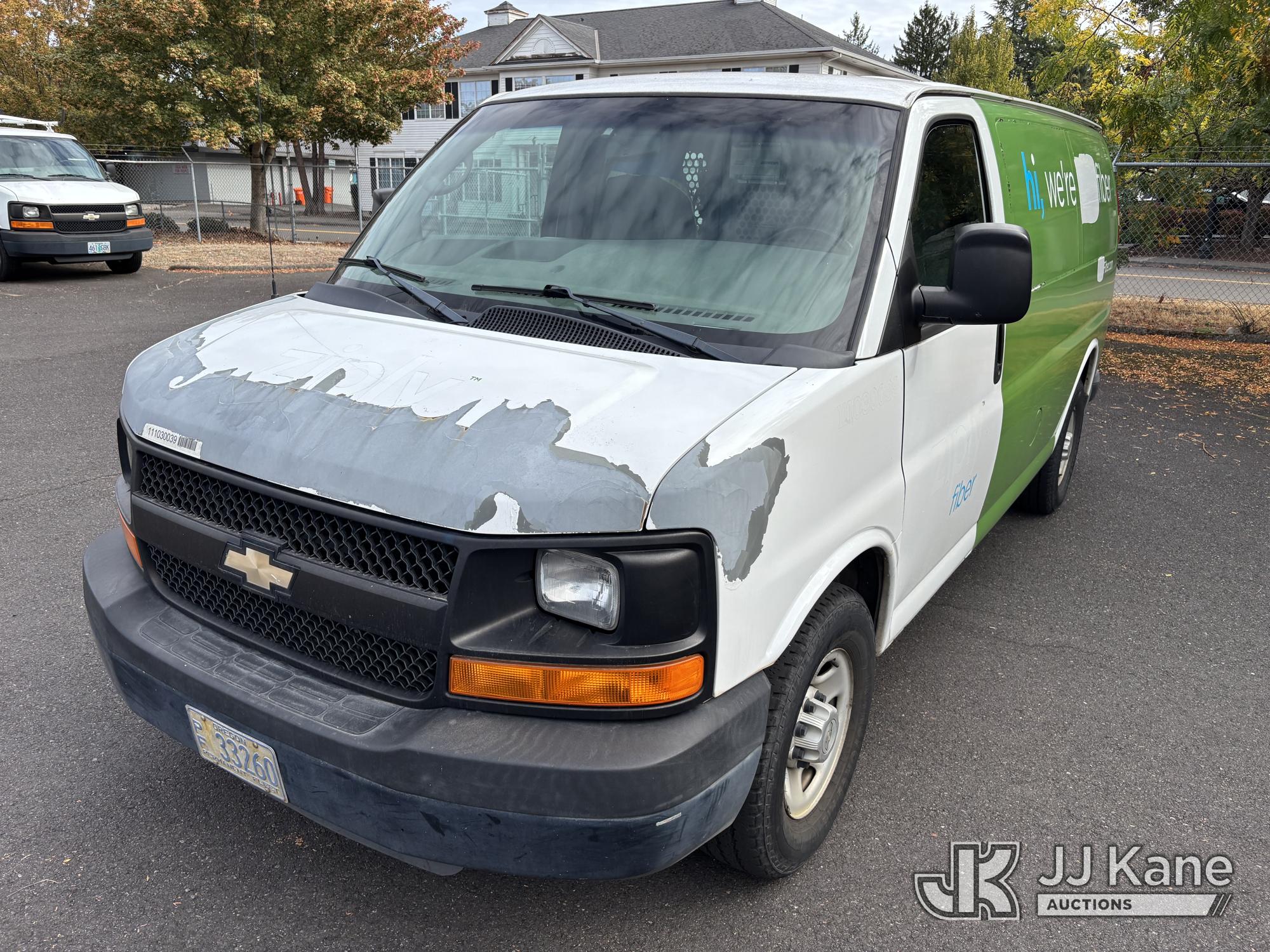 2010 Chevrolet Express G2500 Cargo Van (1651596)
