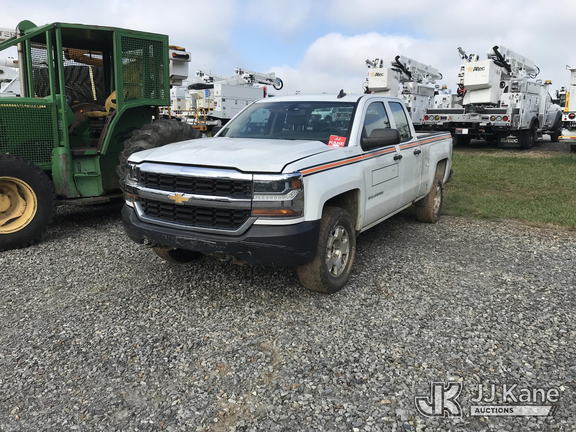 2017 Chevrolet Silverado 1500 Extended-Cab Pickup Truck (1651733)