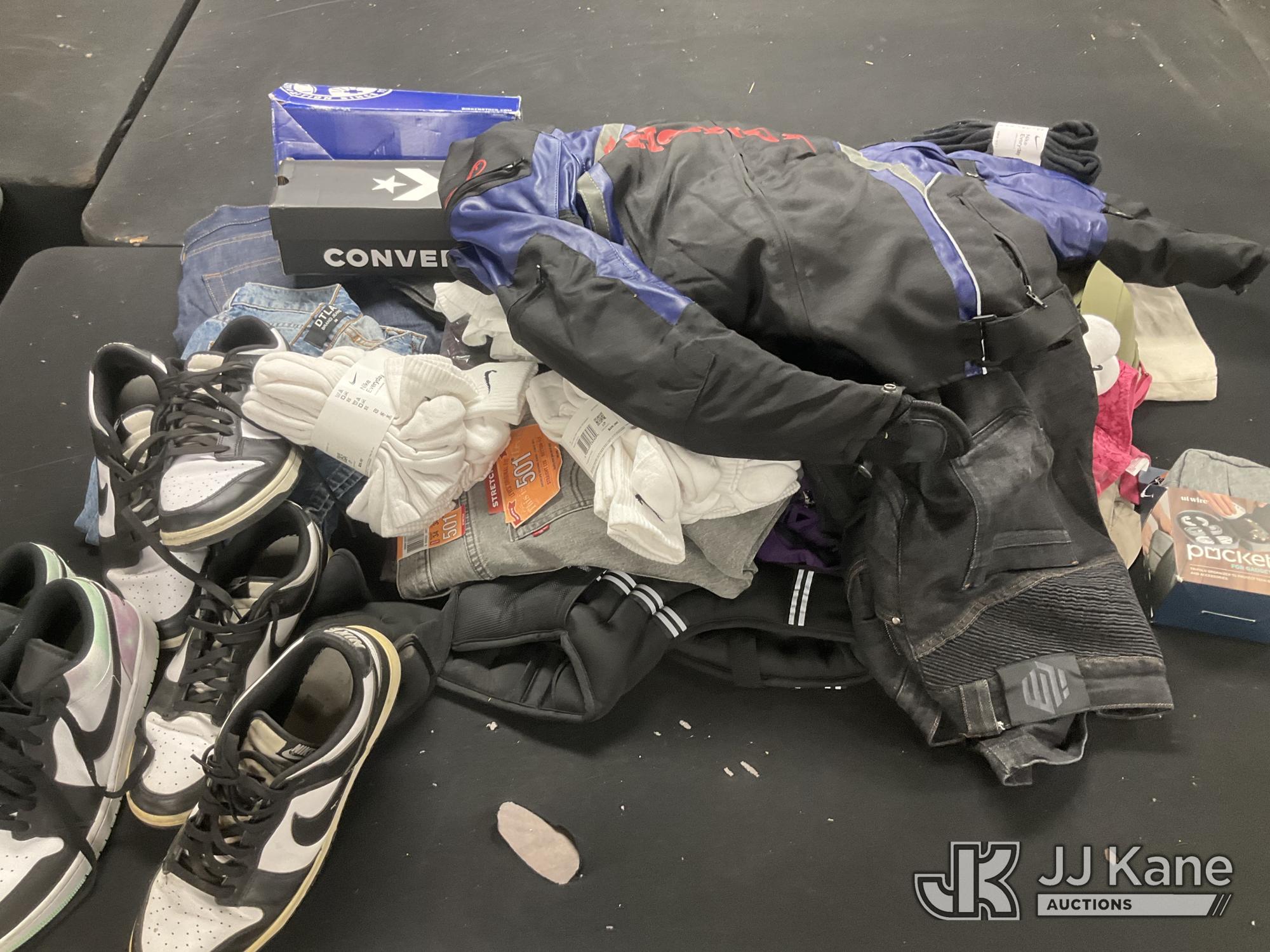 Clothes (1651790)