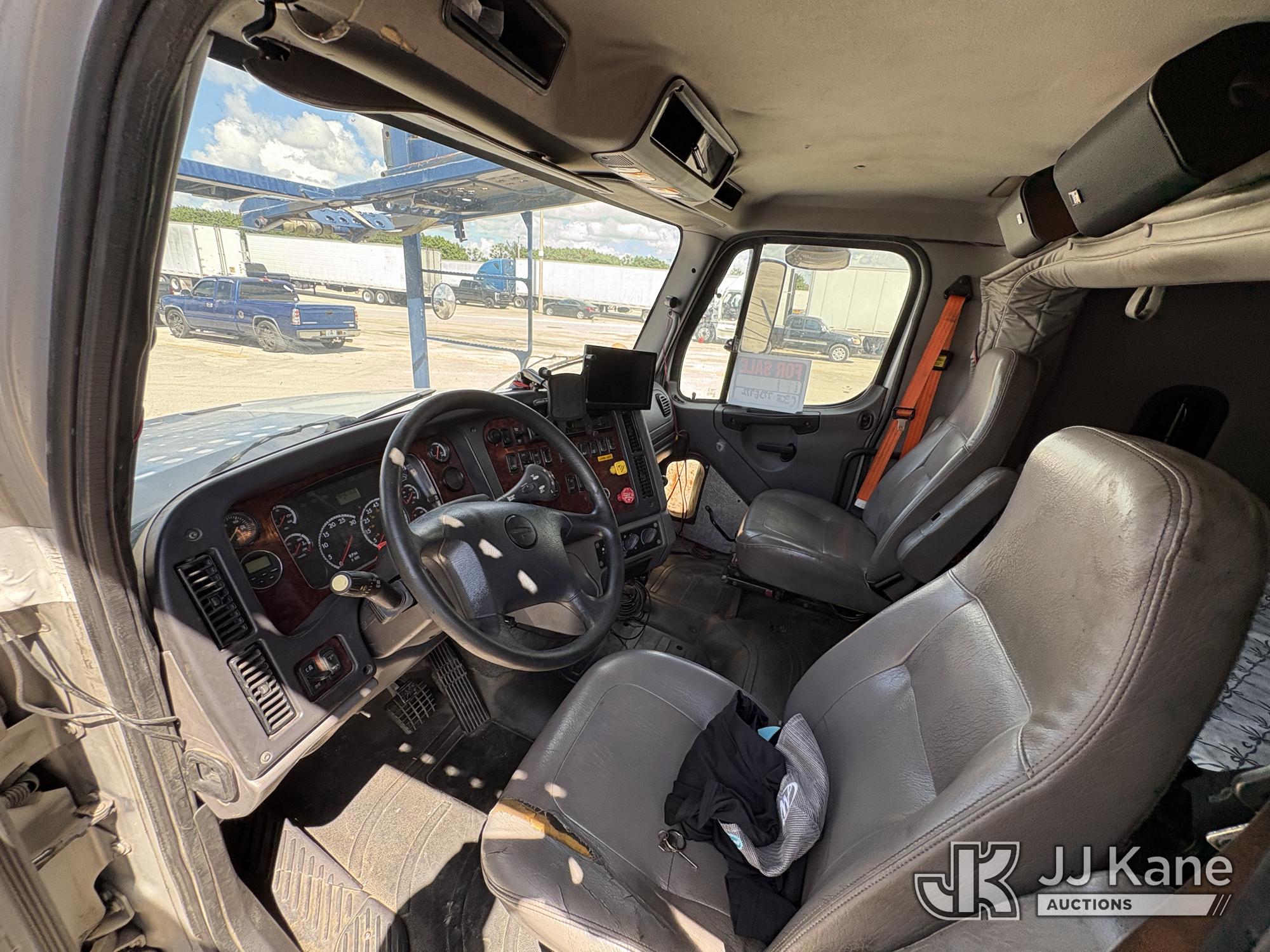 2013 Freightliner M2 112