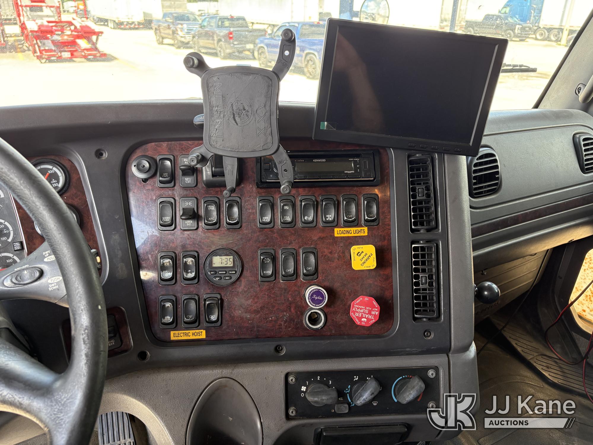 2013 Freightliner M2 112