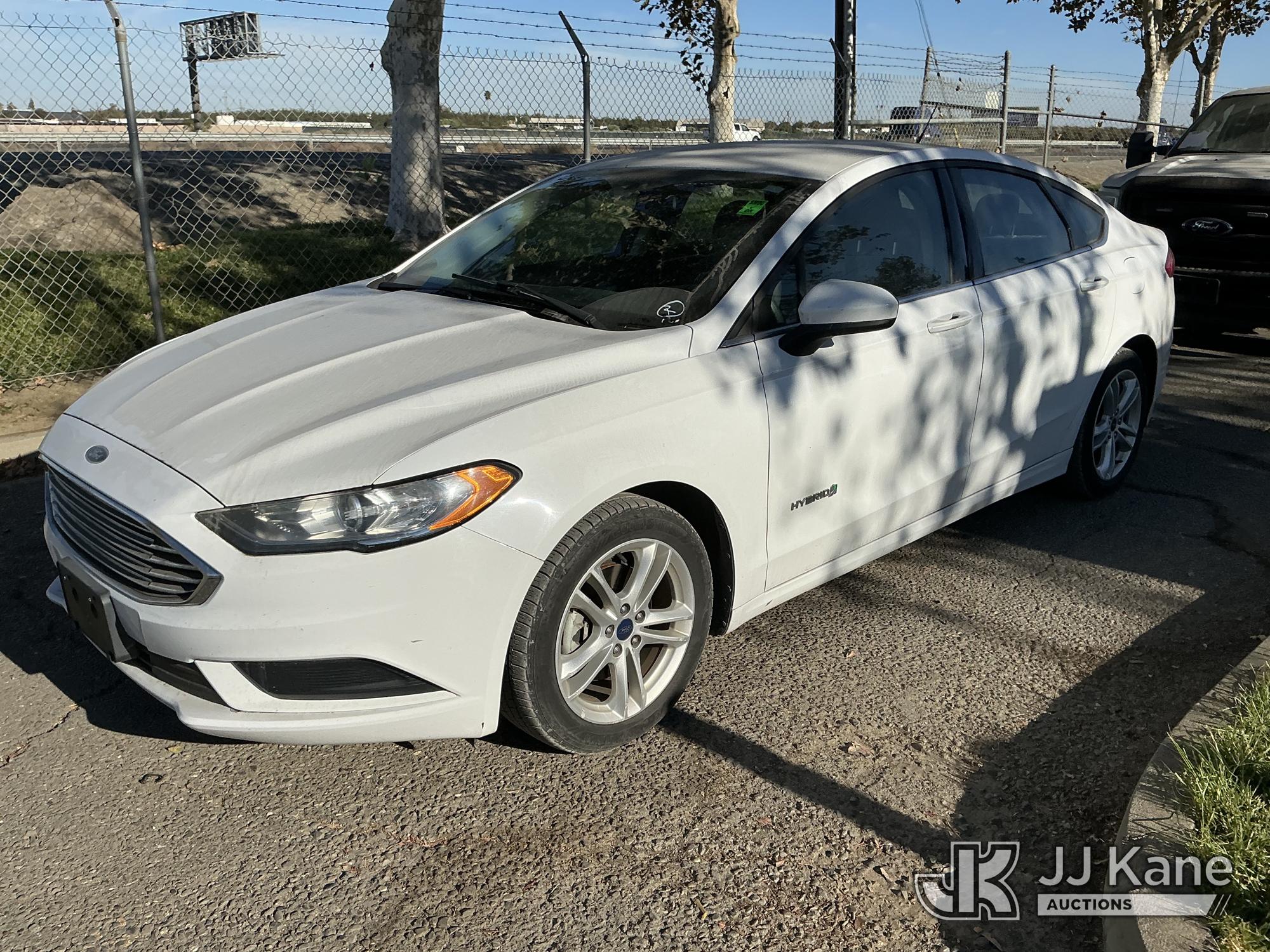 2018 Ford Fusion Hybrid 4-Door Sedan (1651920)