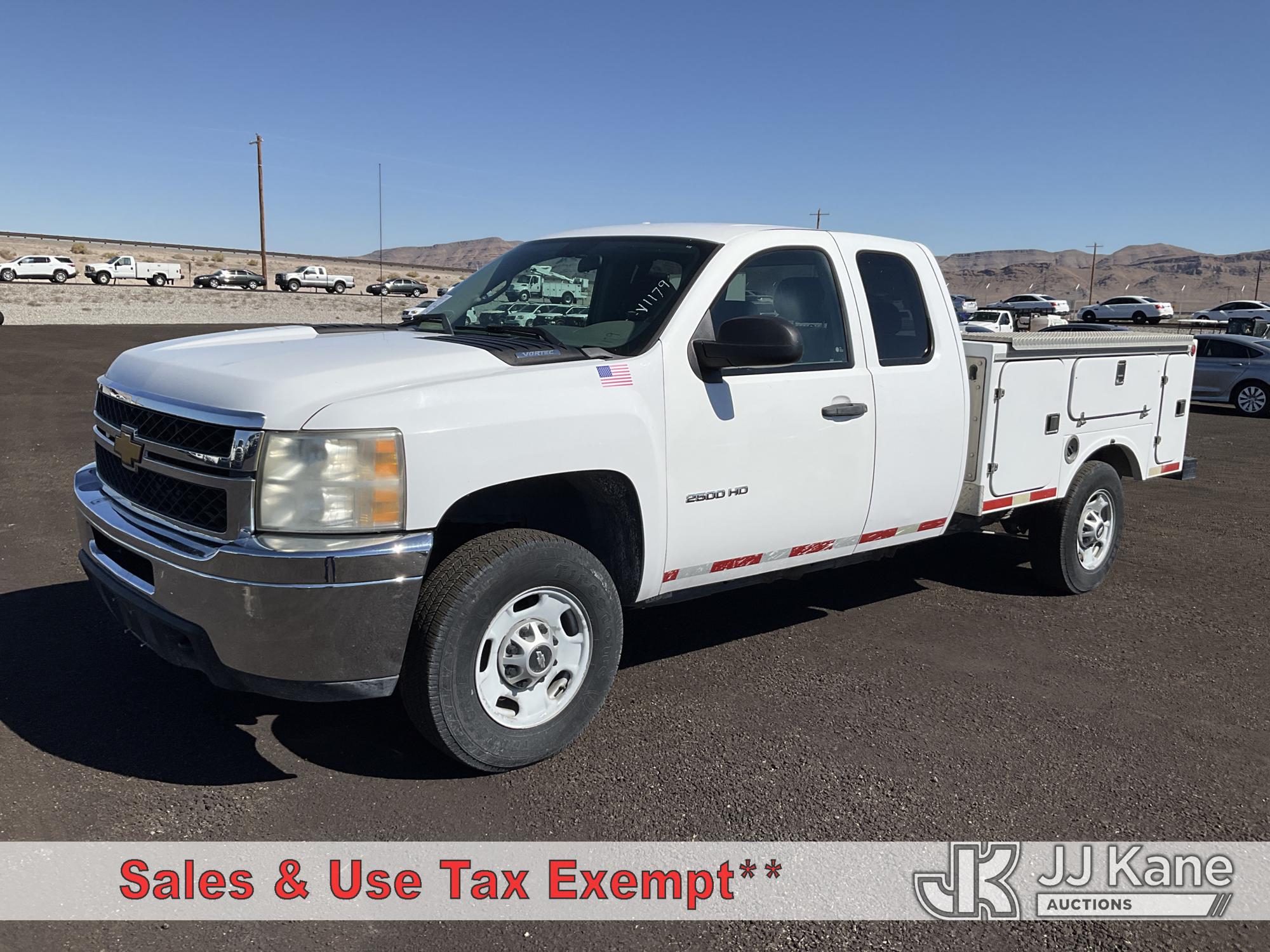 2013 Chevrolet Silverado 2500HD Extended-Cab Service Truck (1651945)