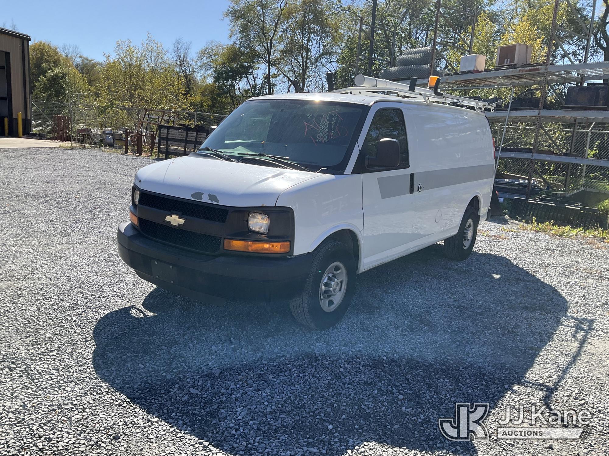 2012 Chevrolet Express G2500 Cargo Van (1651956)